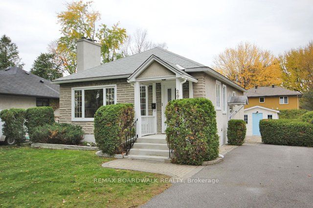 209 Knox Crescent, Alta Vista and Area, ON K1G 0K6 photo 2