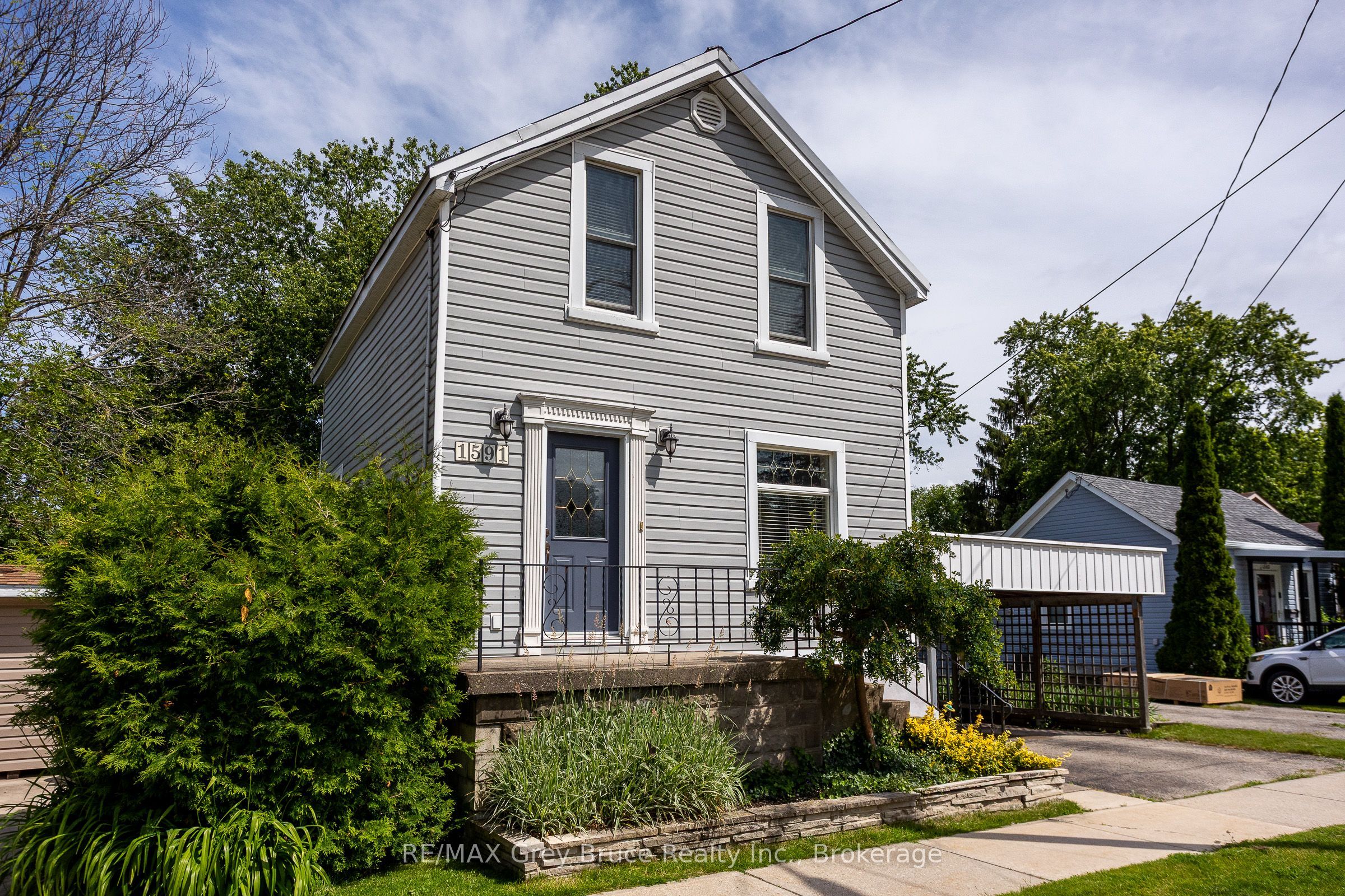 1591 5th Avenue W, Owen Sound, ON N4K 5B4 photo 2