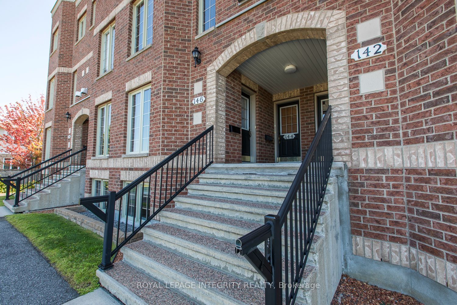 146 Berrigan Drive, Barrhaven, ON K2J 0J4