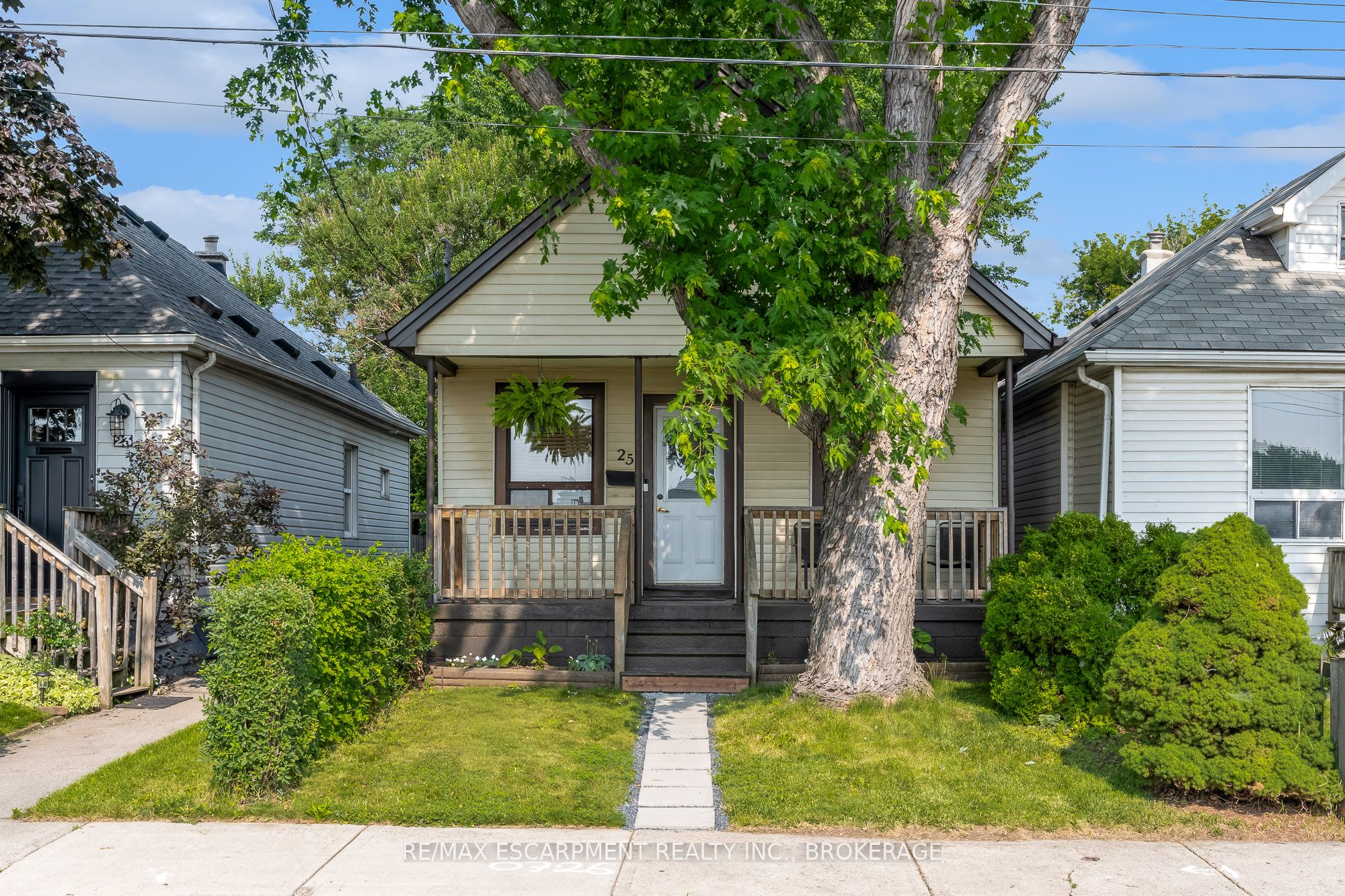 25 Mckinstry Street, Hamilton, ON L8L 6C2 photo 2