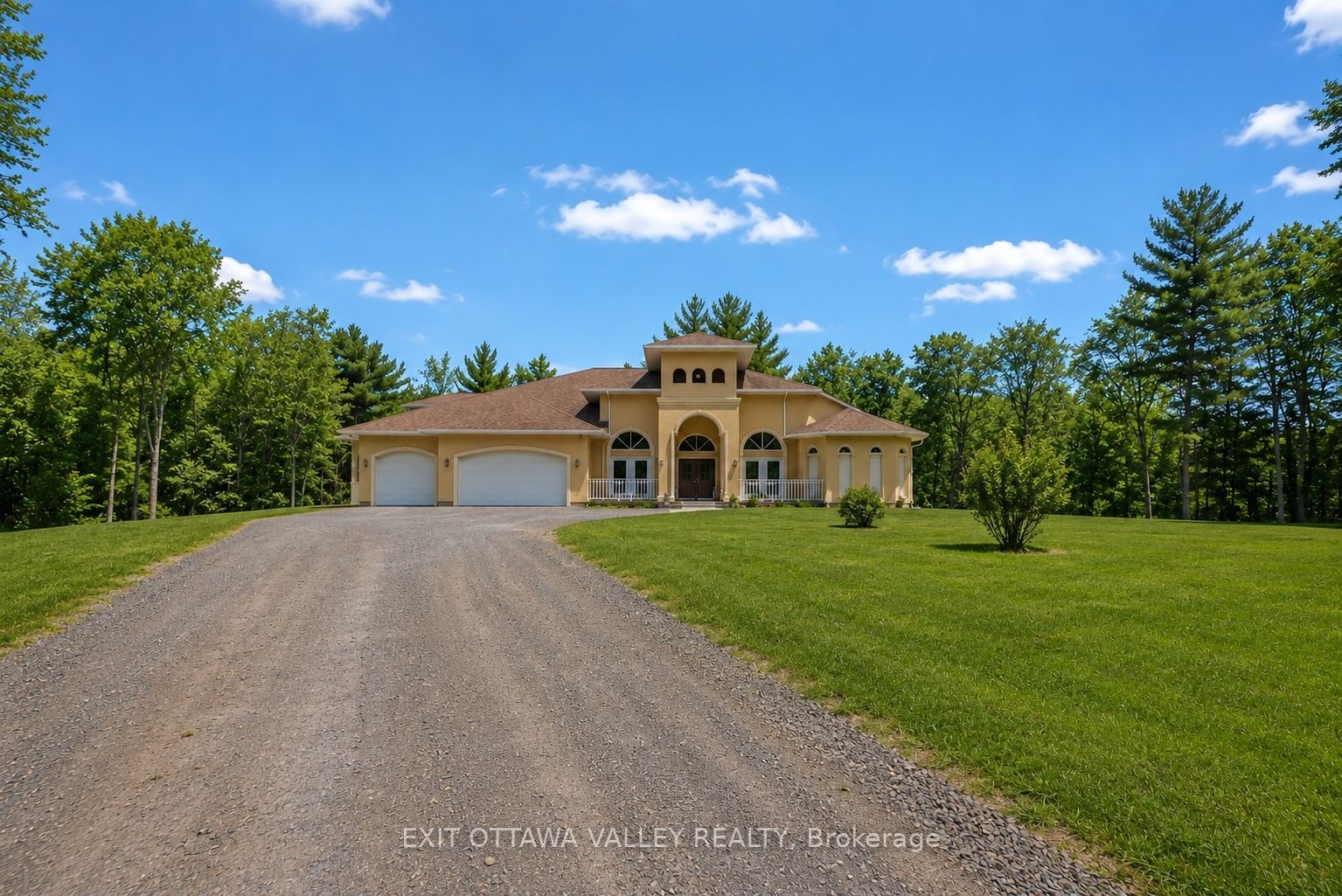 740 Walford Road, Laurentian Valley, ON K8A 6W5 photo 2