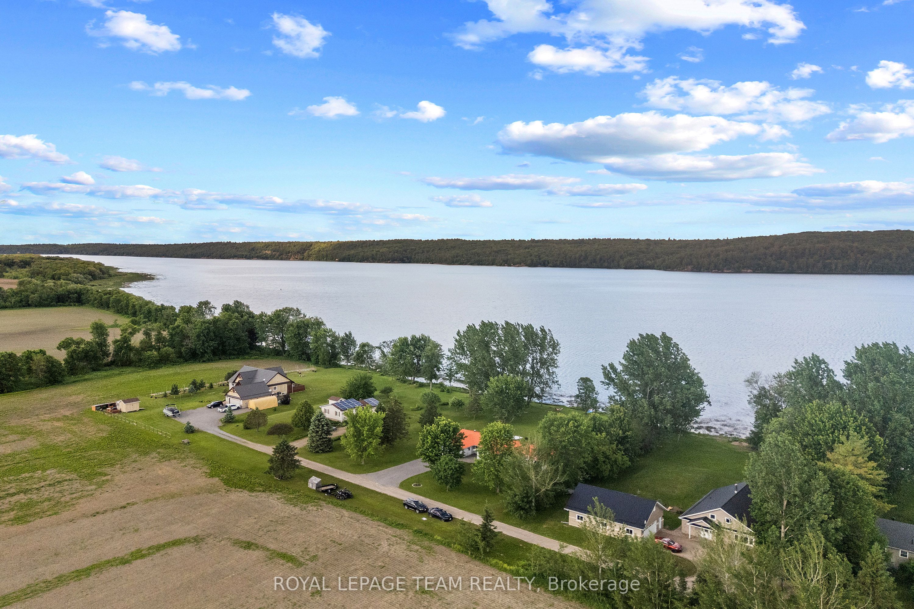 34 Bird Lake Trail, Whitewater Region, ON K0J 1K0 photo 4