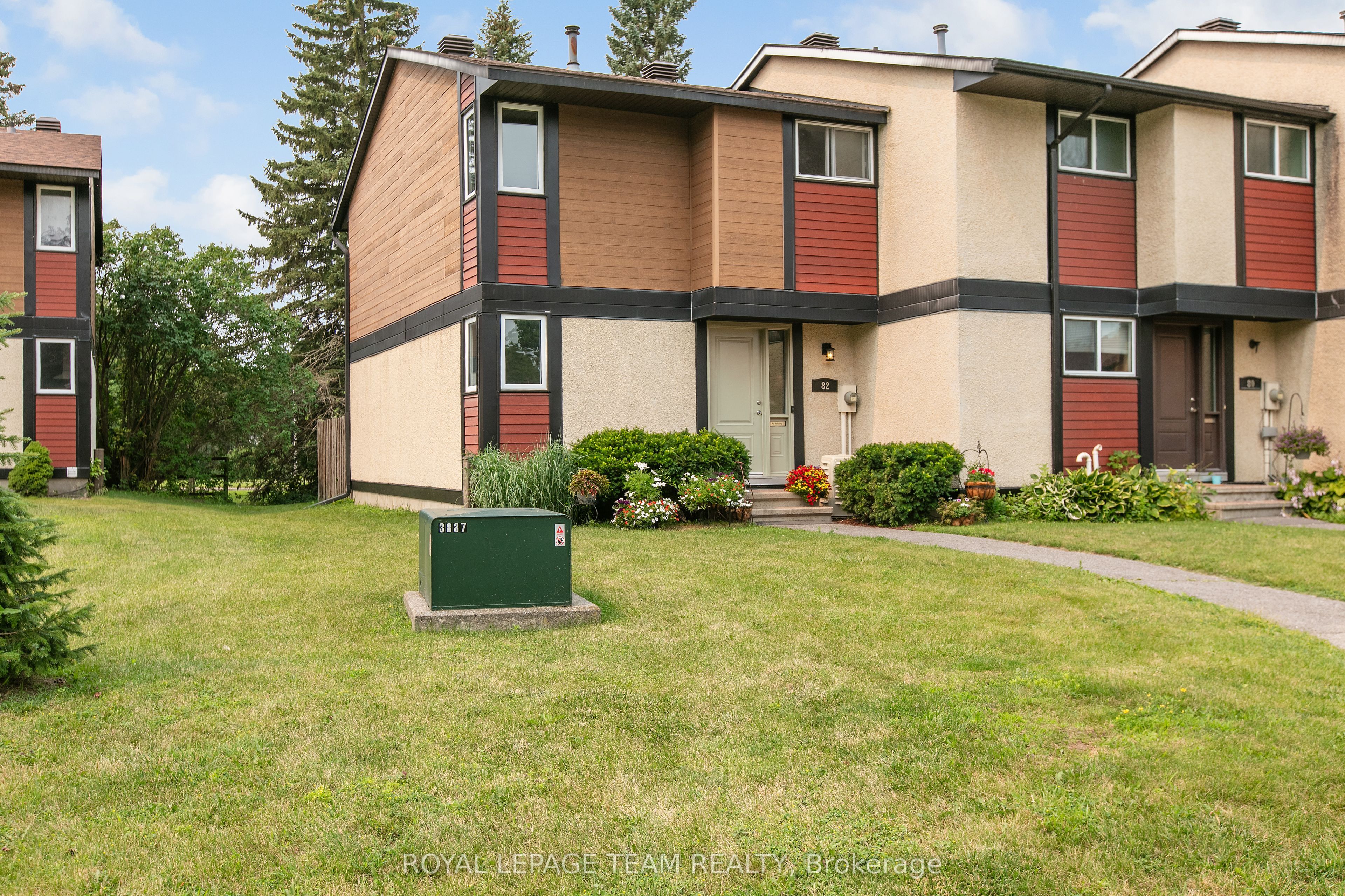 82 McClintock Way 68, Kanata, ON K2L 2A2 photo 2