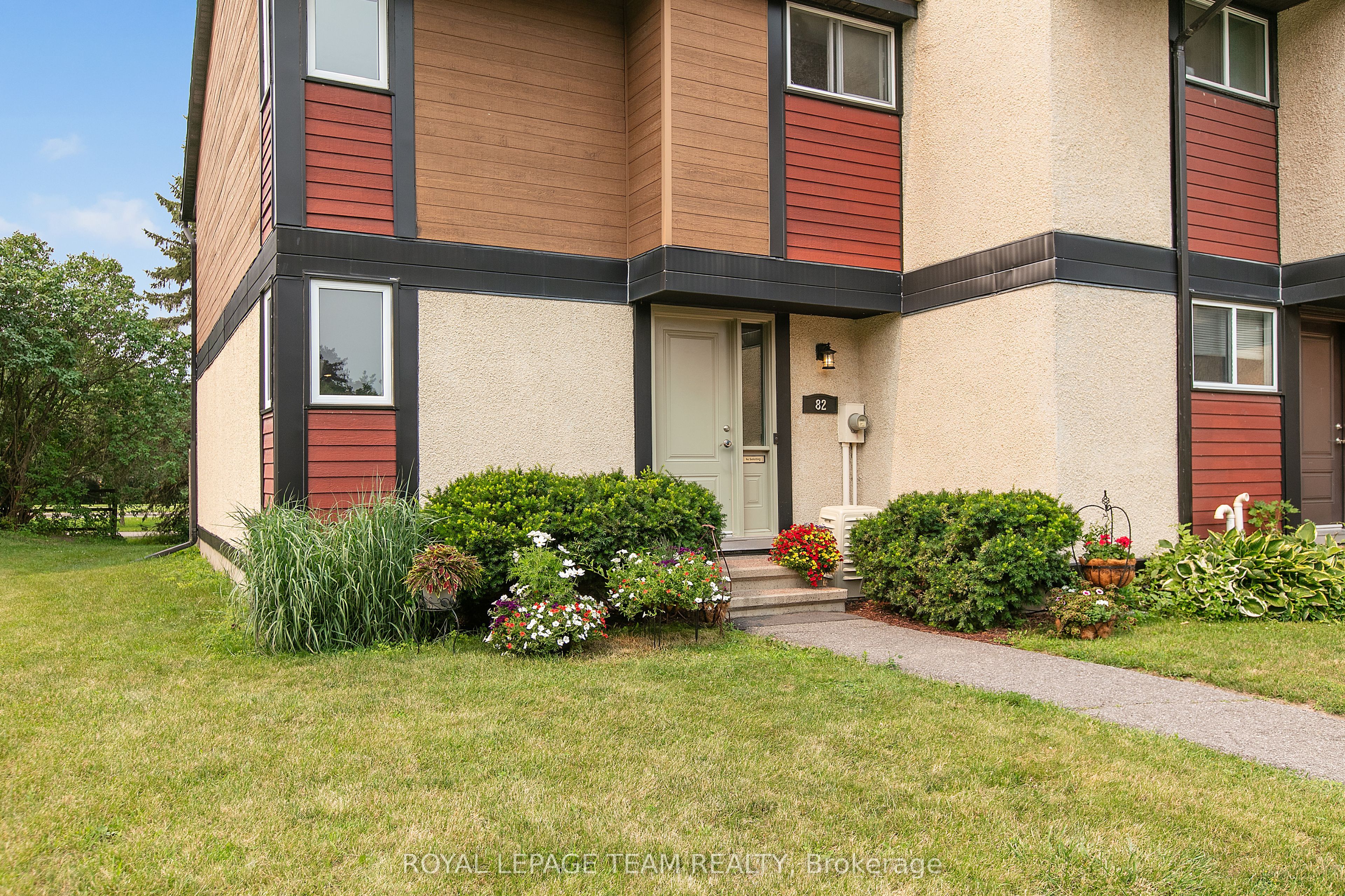 82 McClintock Way 68, Kanata, ON K2L 2A2 photo 3