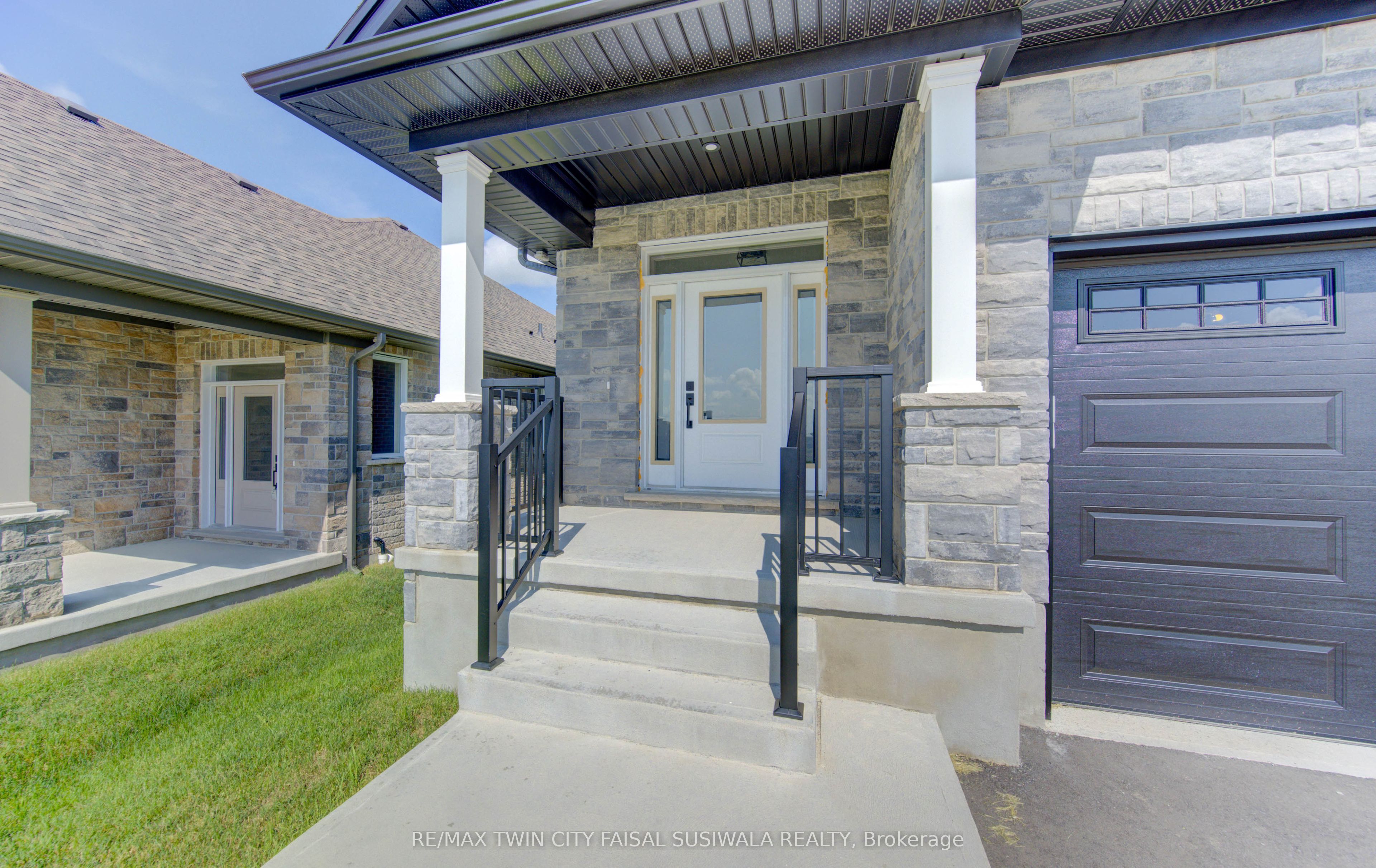 108 Bedell Drive, Mapleton, ON N0G 1P0 photo 2