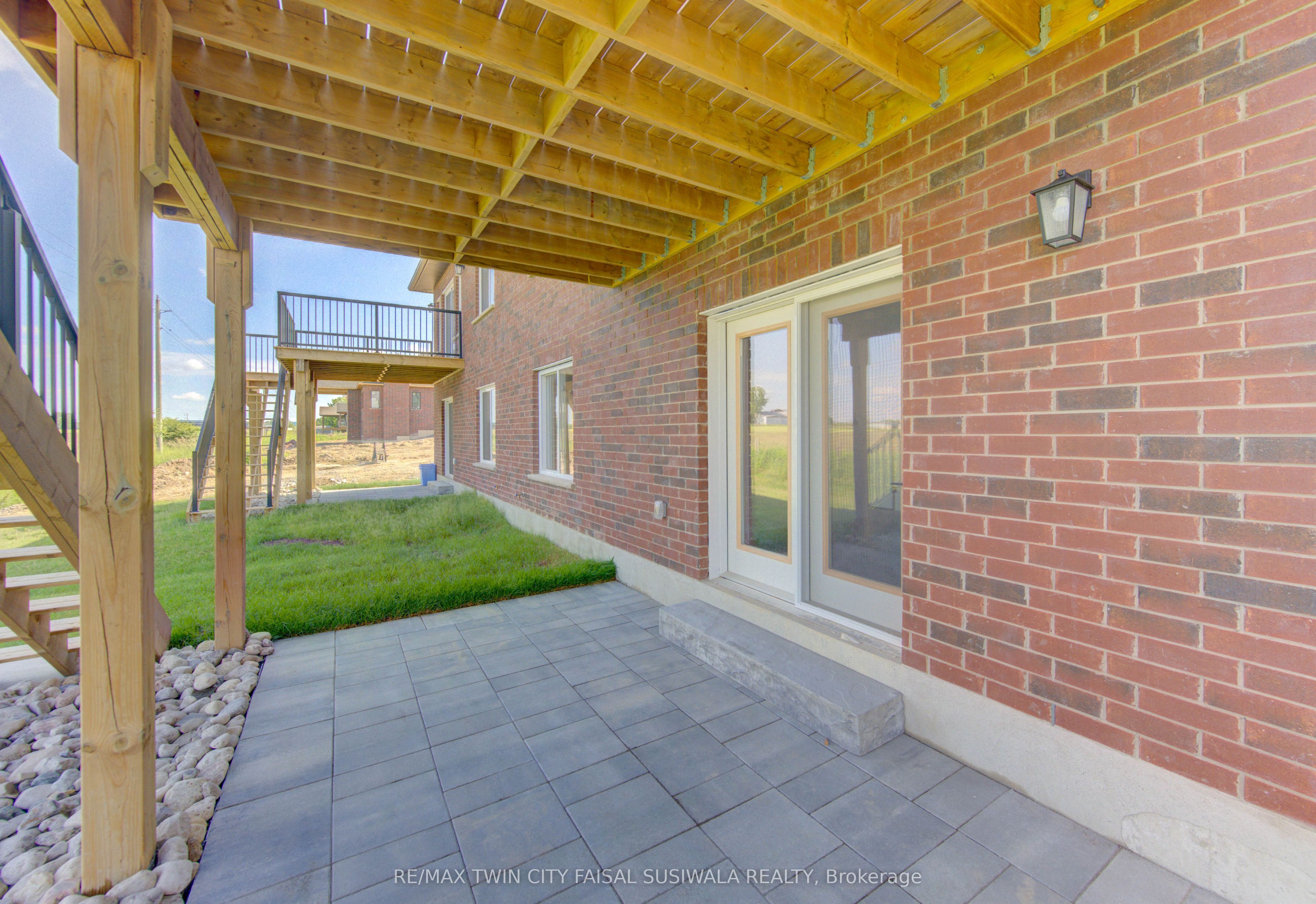 108 Bedell Drive, Mapleton, ON N0G 1P0 photo 5