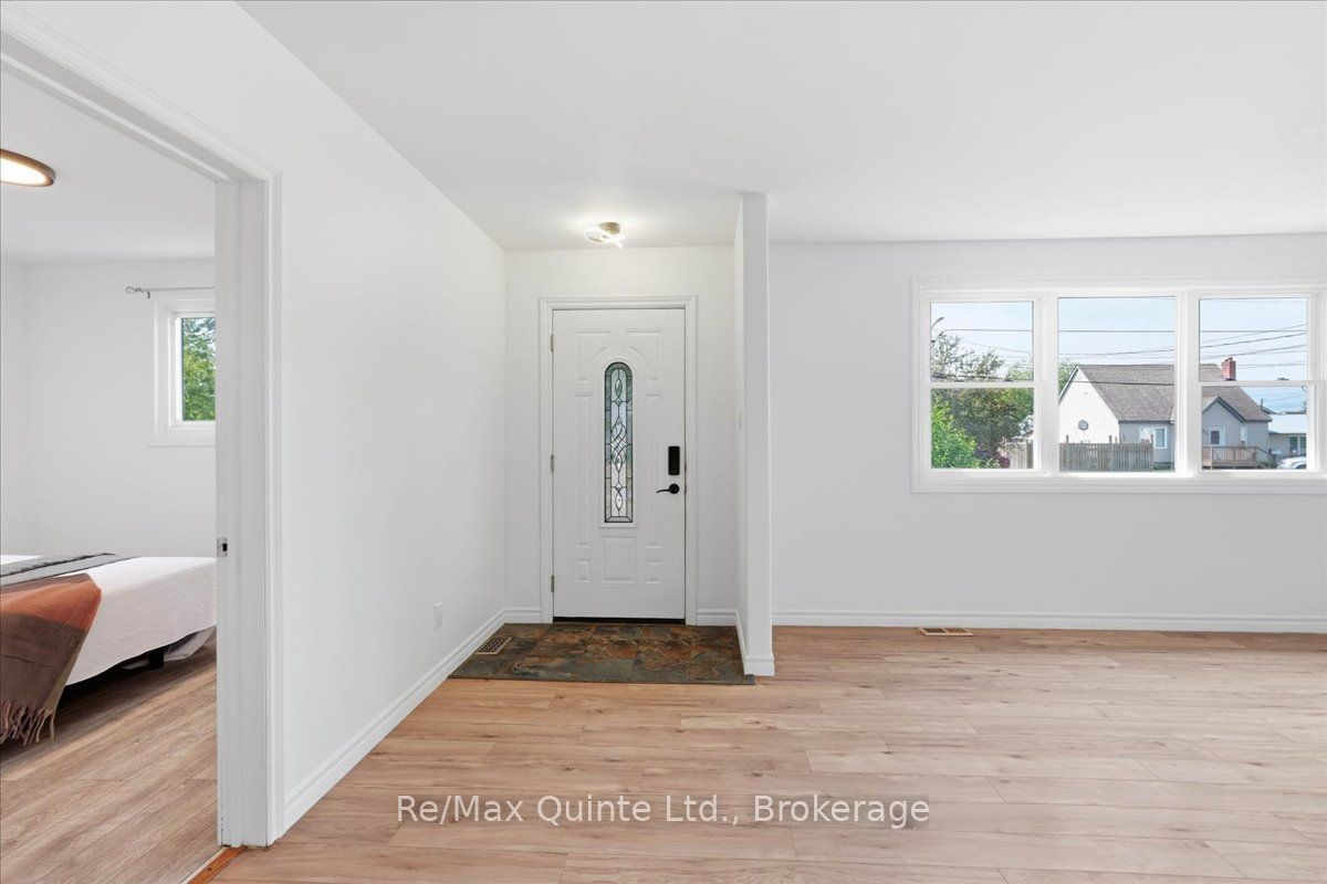 86 Princess Street, Quinte West, ON K8V 1T5 photo 3