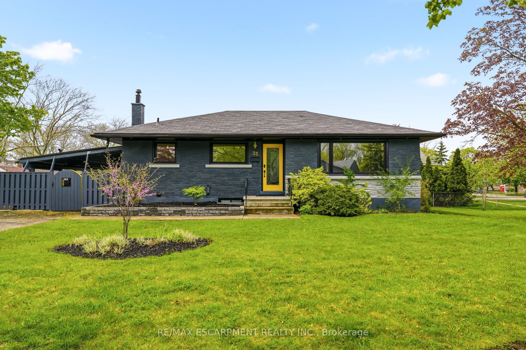 25 Briarsdale Drive, St. Catharines, ON L2T 2Z4 photo 2