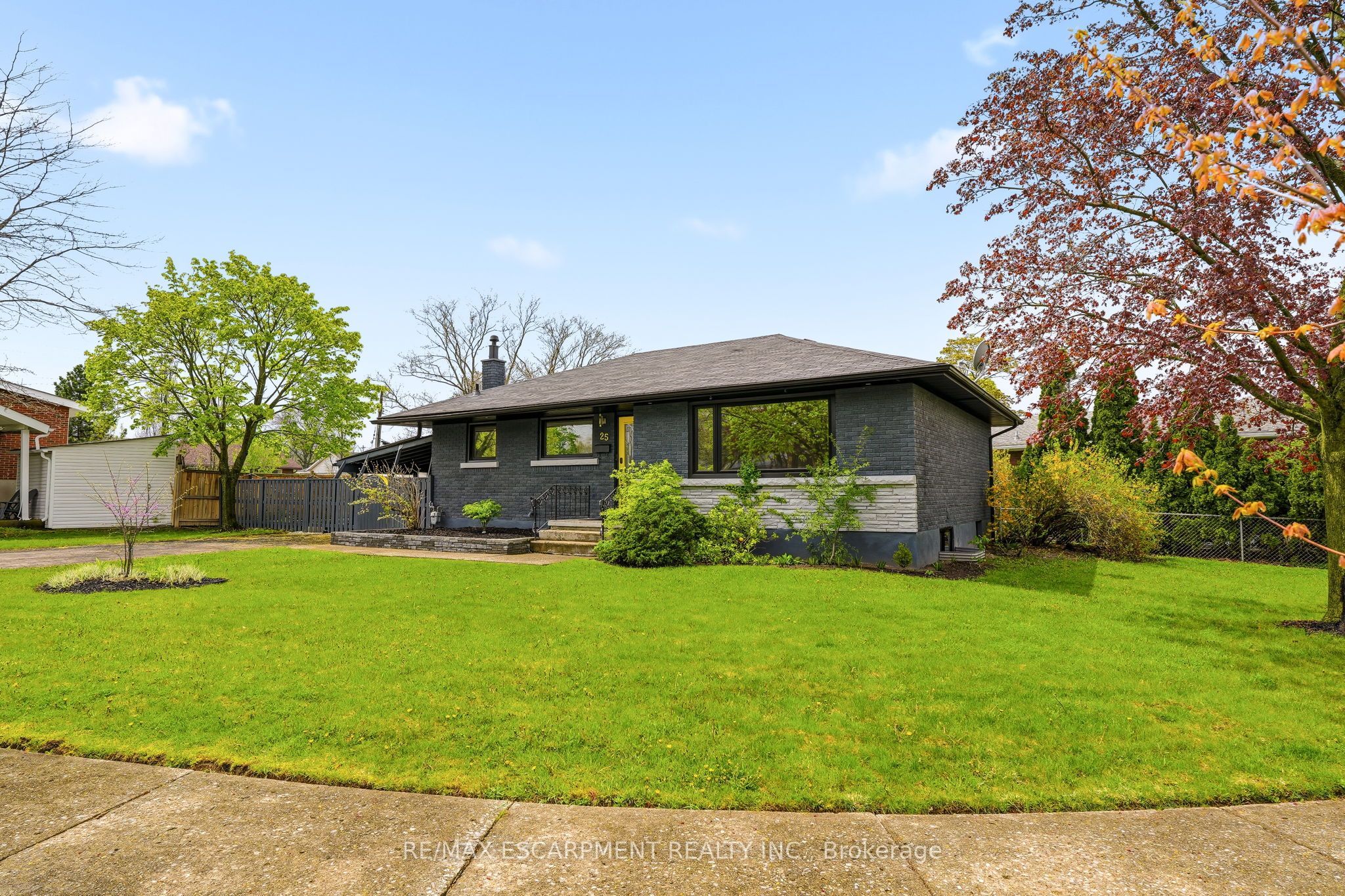 25 Briarsdale Drive, St. Catharines, ON L2T 2Z4 photo 3