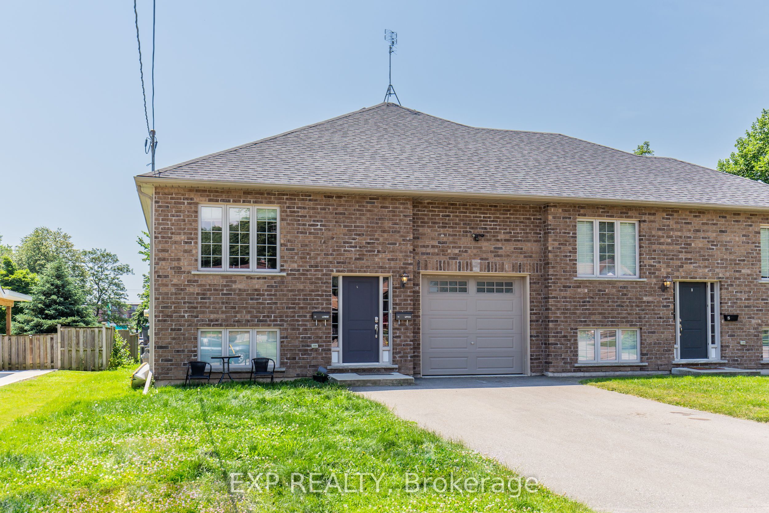 11 Donald Avenue upper, Welland, ON L3C 3S9