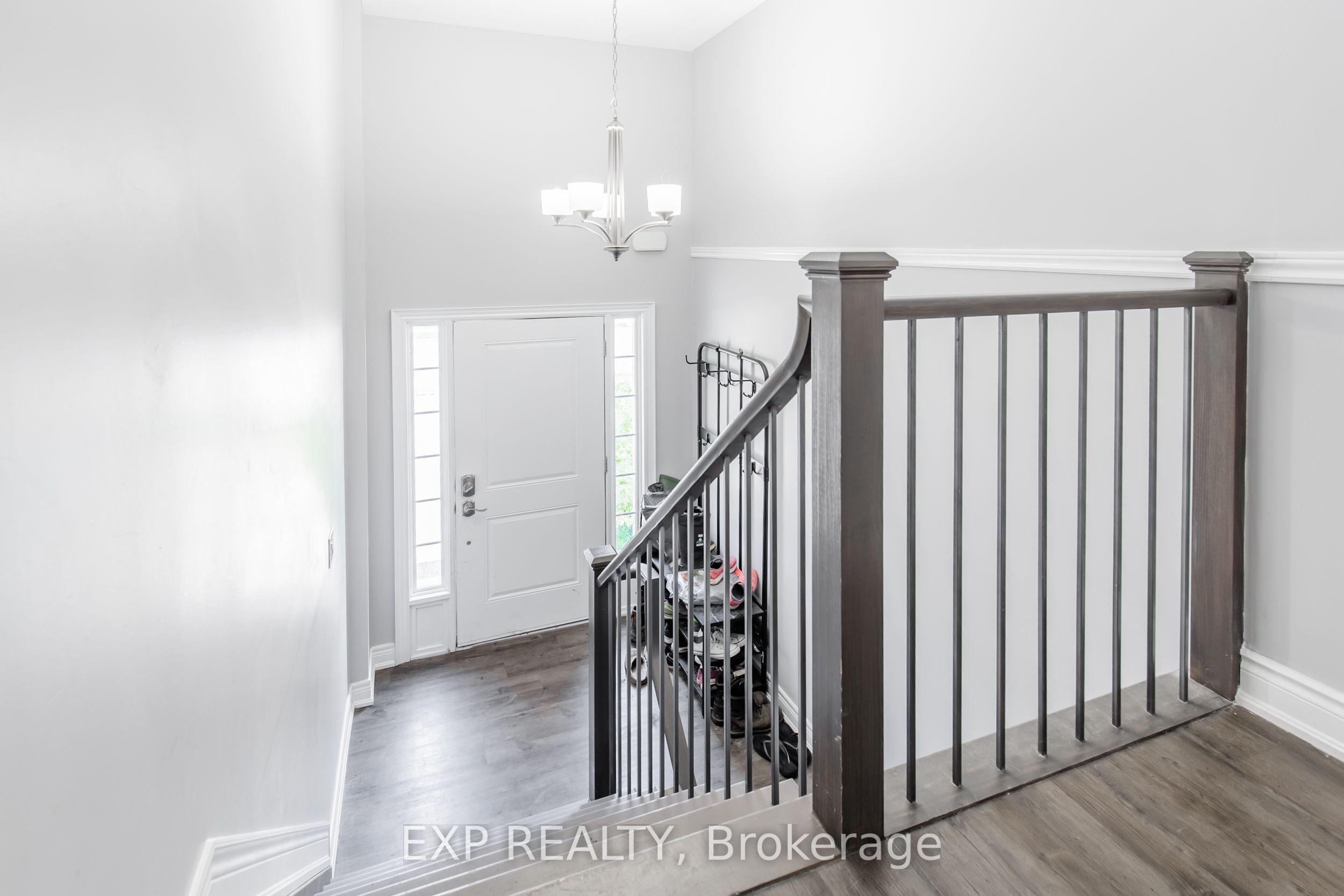 11 Donald Avenue upper, Welland, ON L3C 3S9 photo 2
