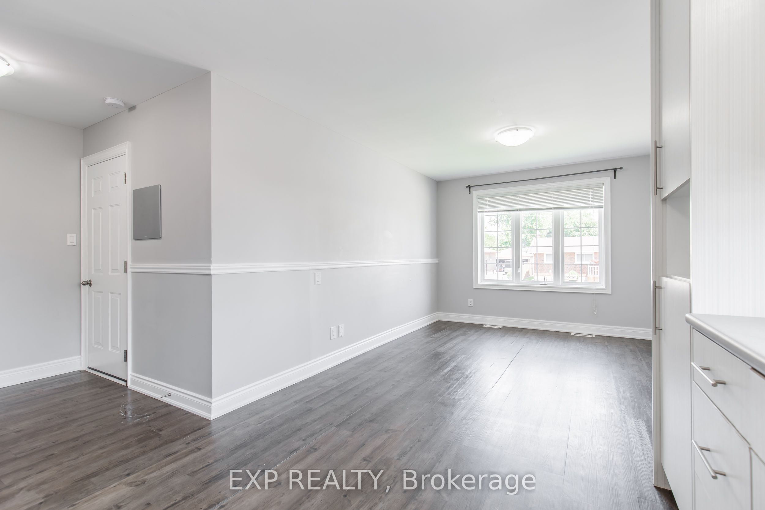 11 Donald Avenue upper, Welland, ON L3C 3S9 photo 3