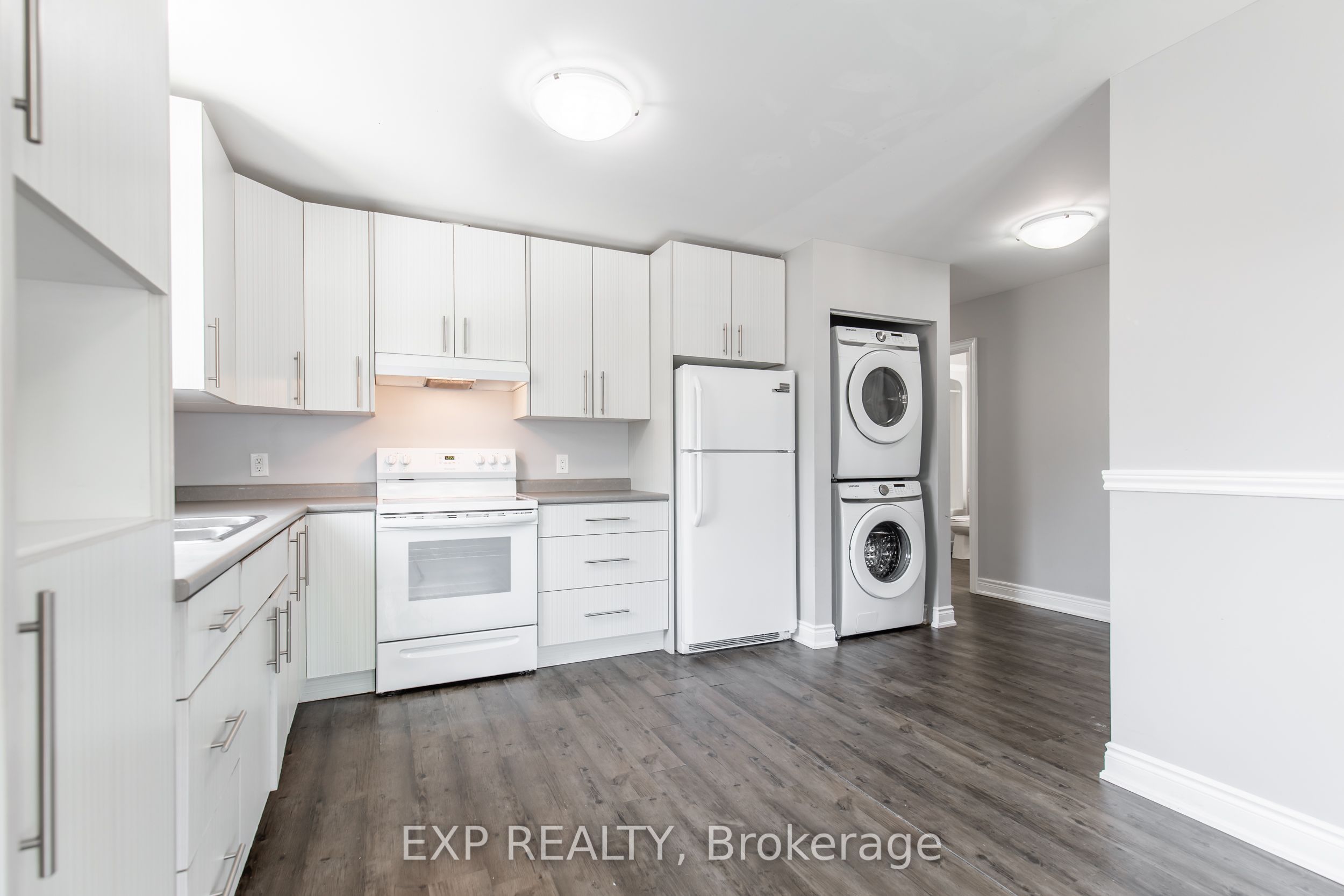 11 Donald Avenue upper, Welland, ON L3C 3S9 photo 4