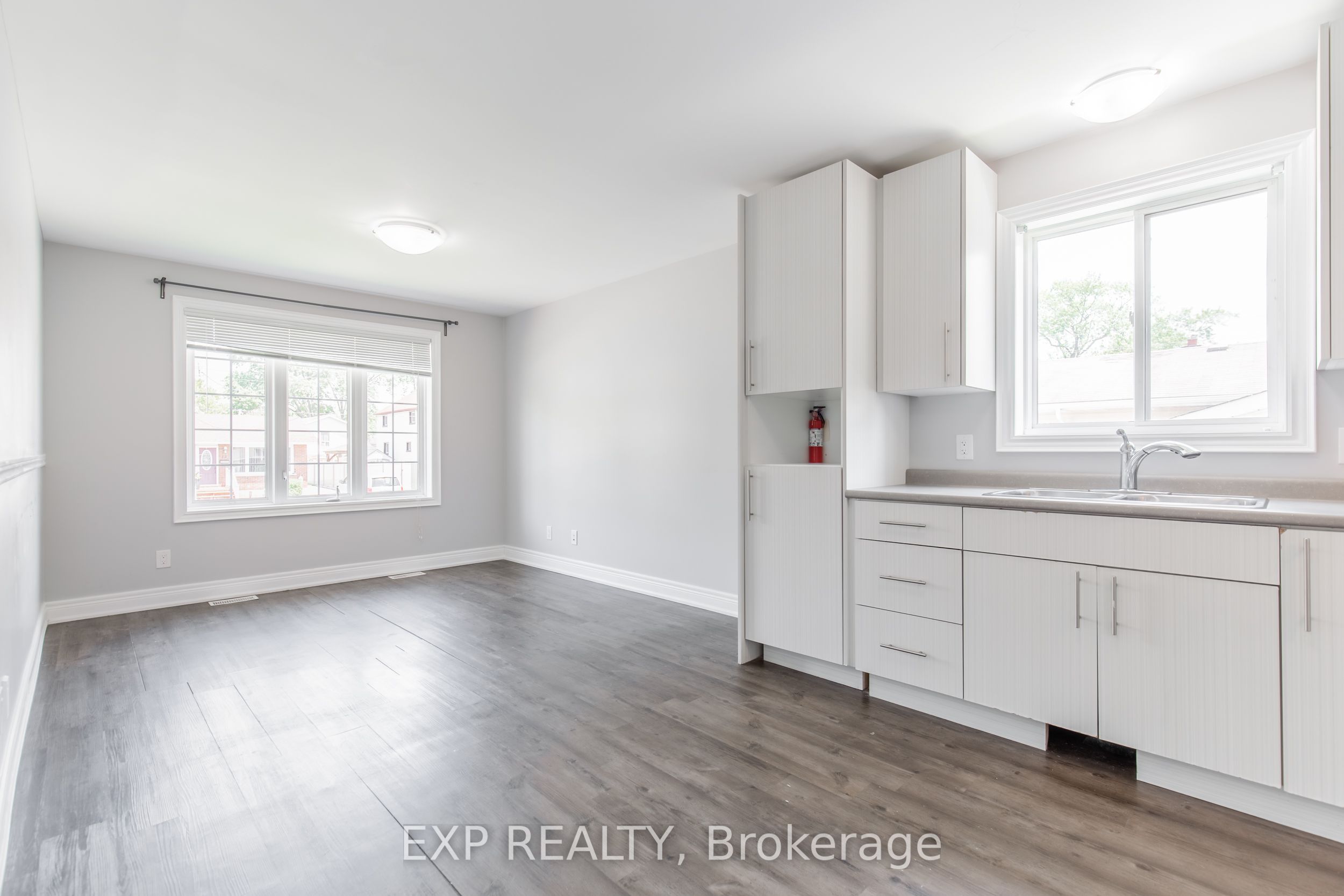 11 Donald Avenue upper, Welland, ON L3C 3S9 photo 5