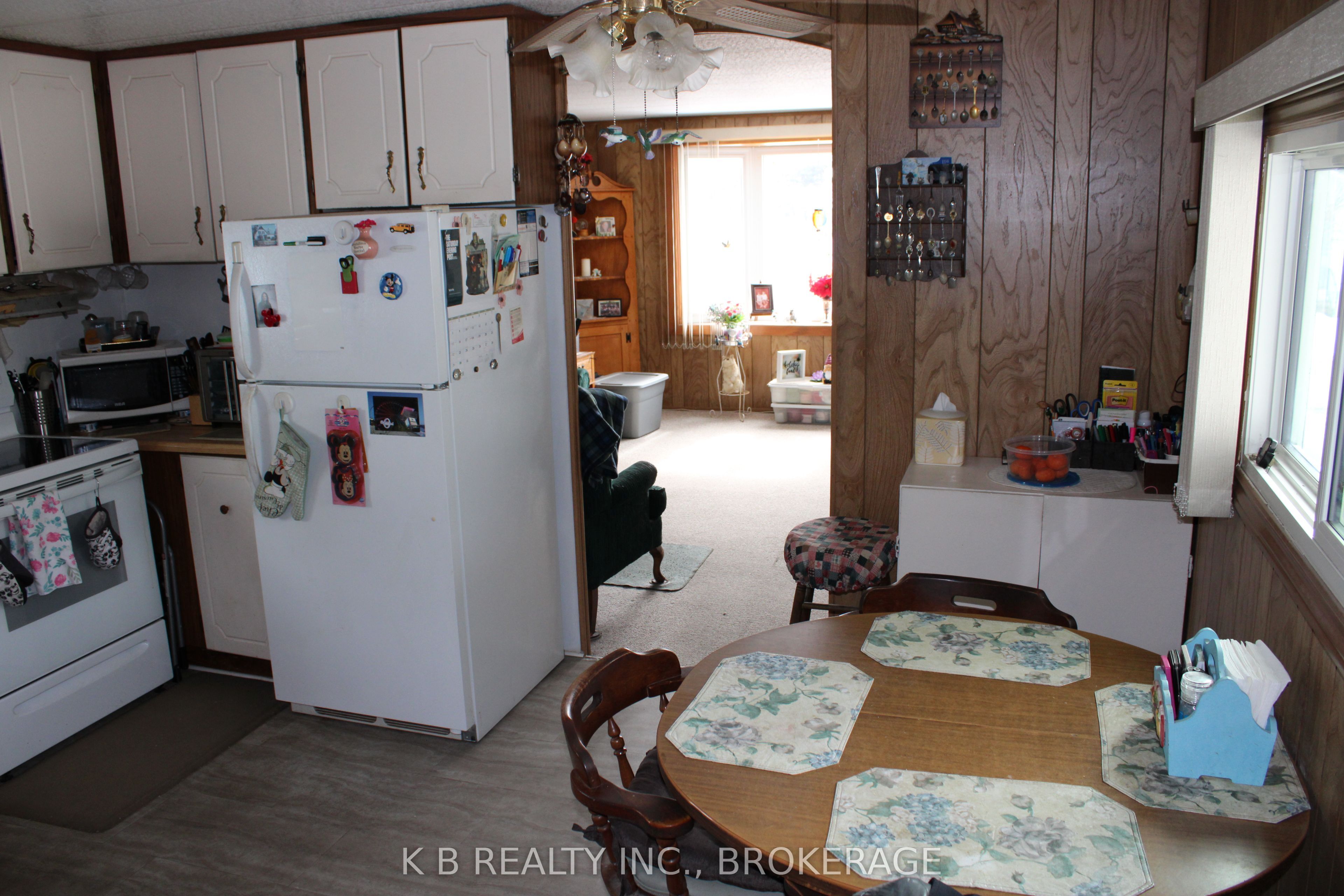 4 Cedar Street W, Greater Napanee, ON K7R 3L1 photo 3