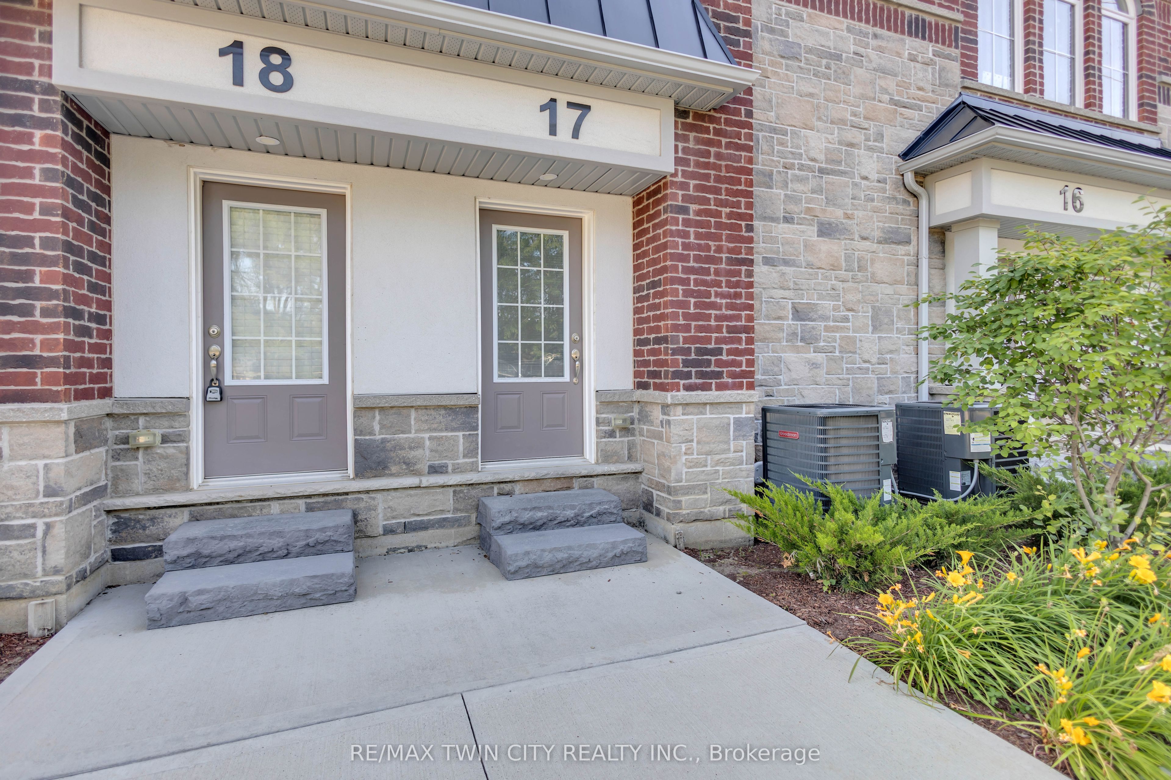 677 Park Road N 17, Brantford, ON N3R 0C2 photo 3