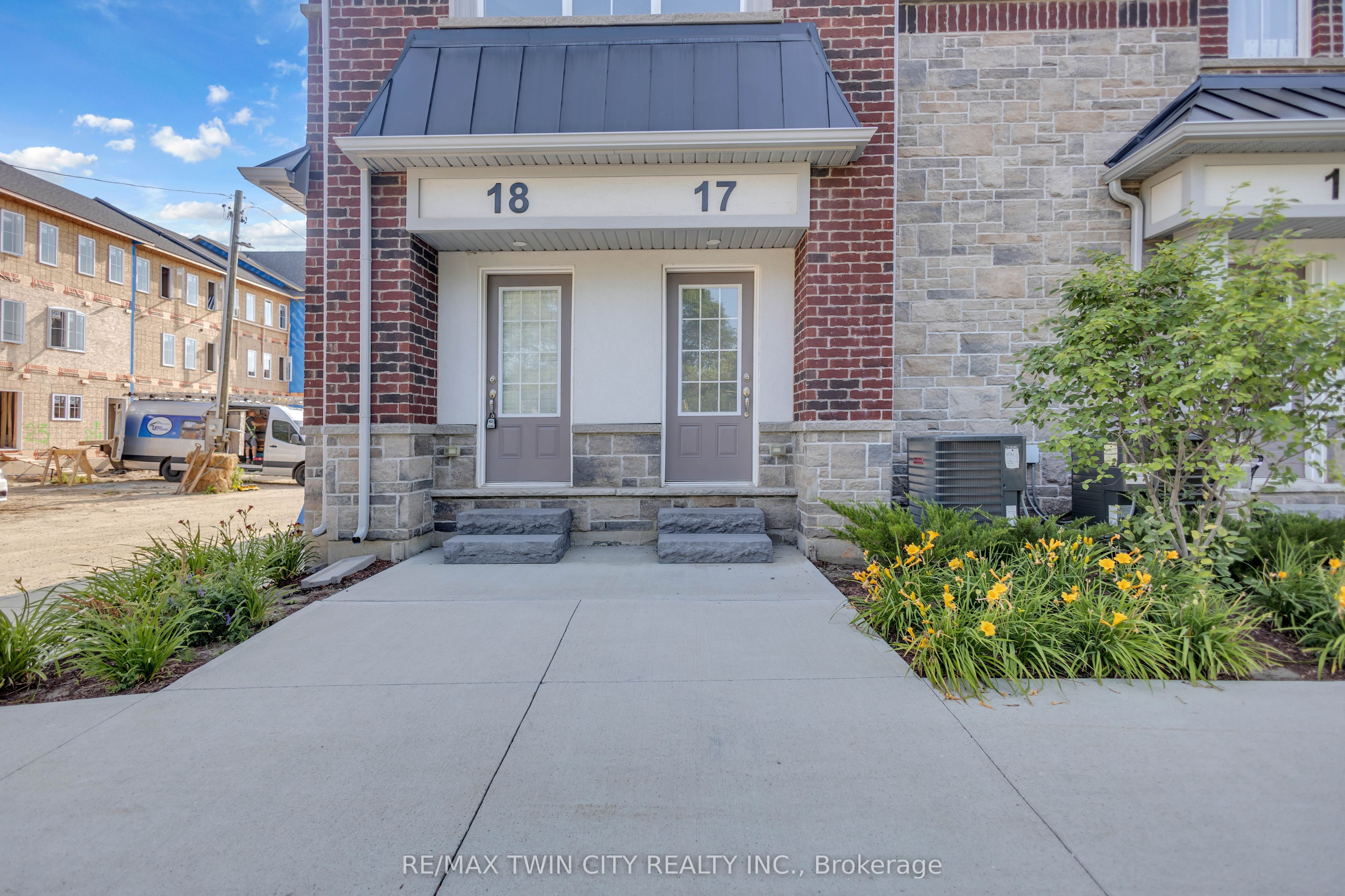 677 Park Road N 17, Brantford, ON N3R 0C2 photo 4