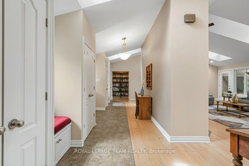 6485 Waddion Drive, Greely - Metcalfe - Osgoode - Vernon and Area, ON K4P 1E7 photo 5