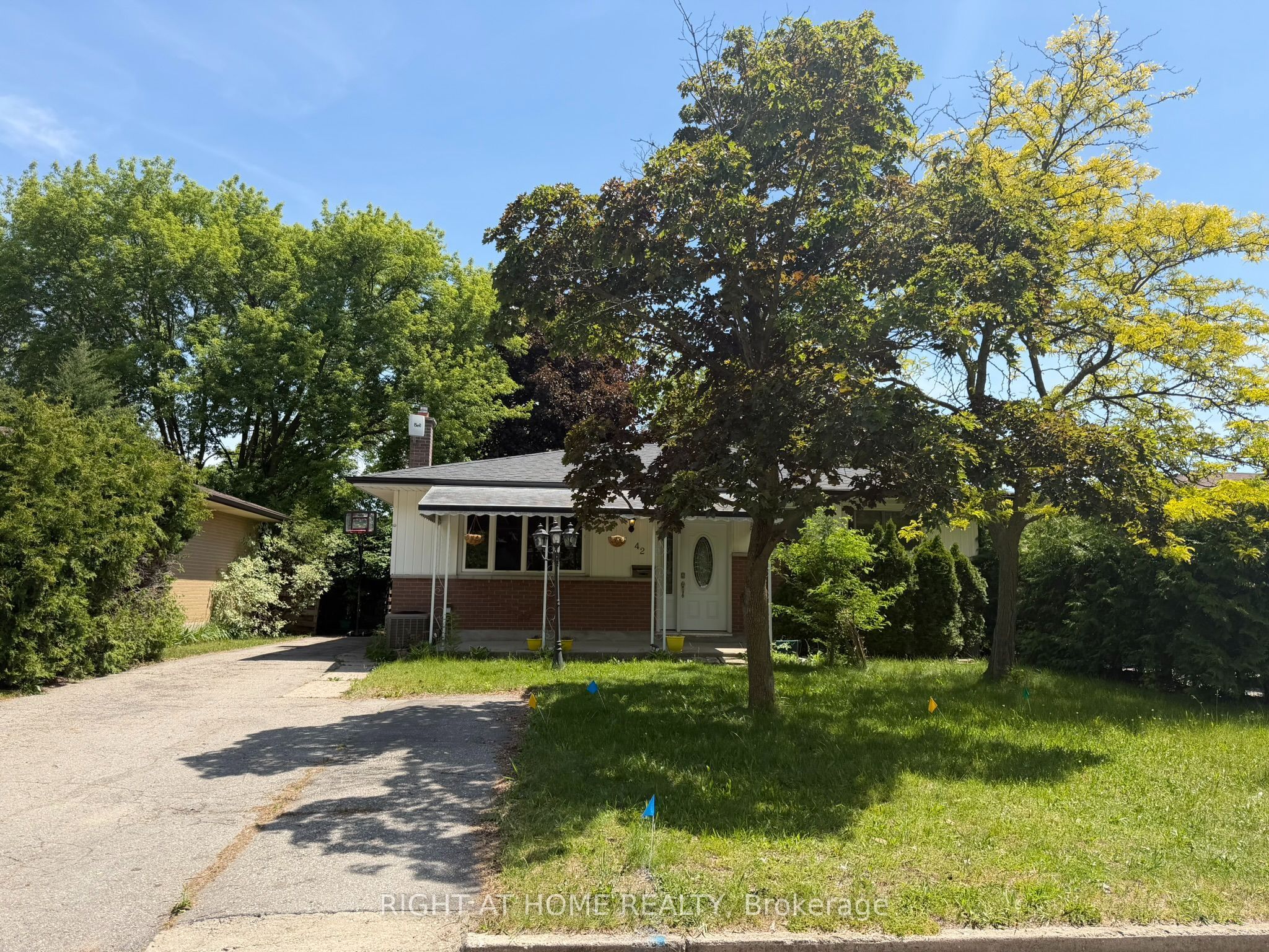 42 Oneida Road, London East, ON N5V 2X1