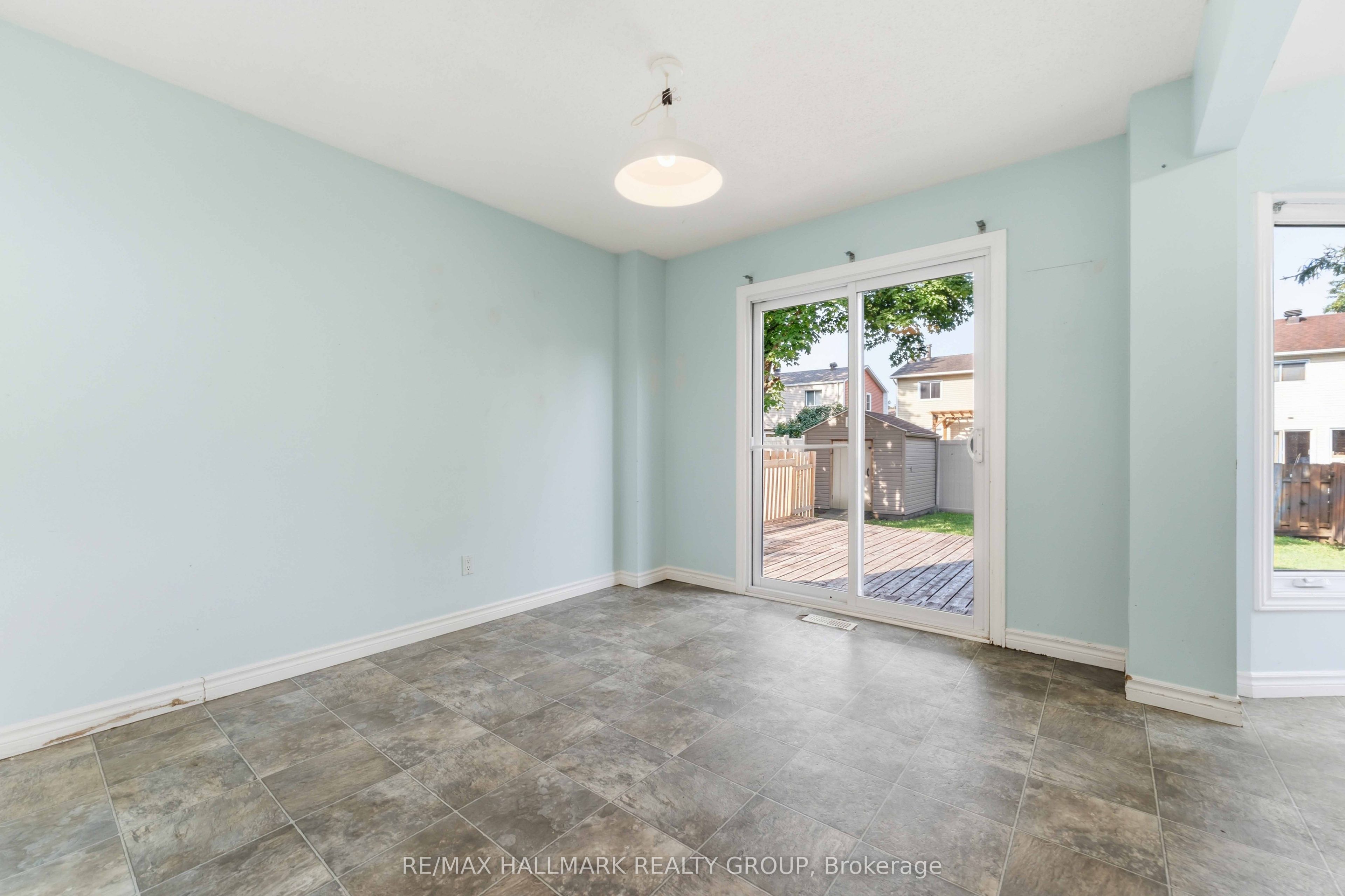 1506 Beaverpond Drive N B, Cyrville - Carson Grove - Pineview, ON K1B 3R9 photo 5