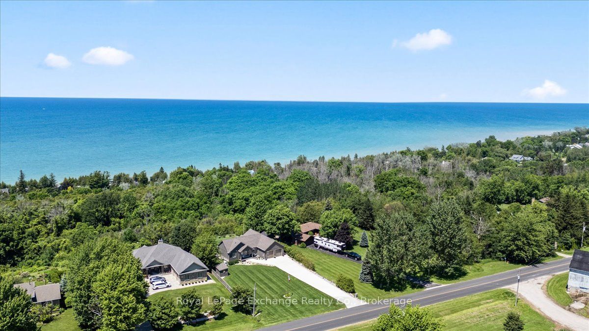 810 Lake Range Drive, Huron-Kinloss, ON N2Z 0B3 photo 3