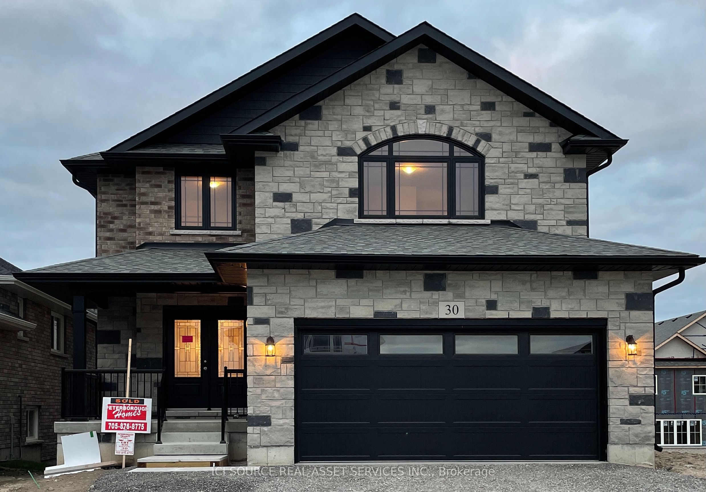 30 York Drive B, Peterborough, ON K9K 0H1