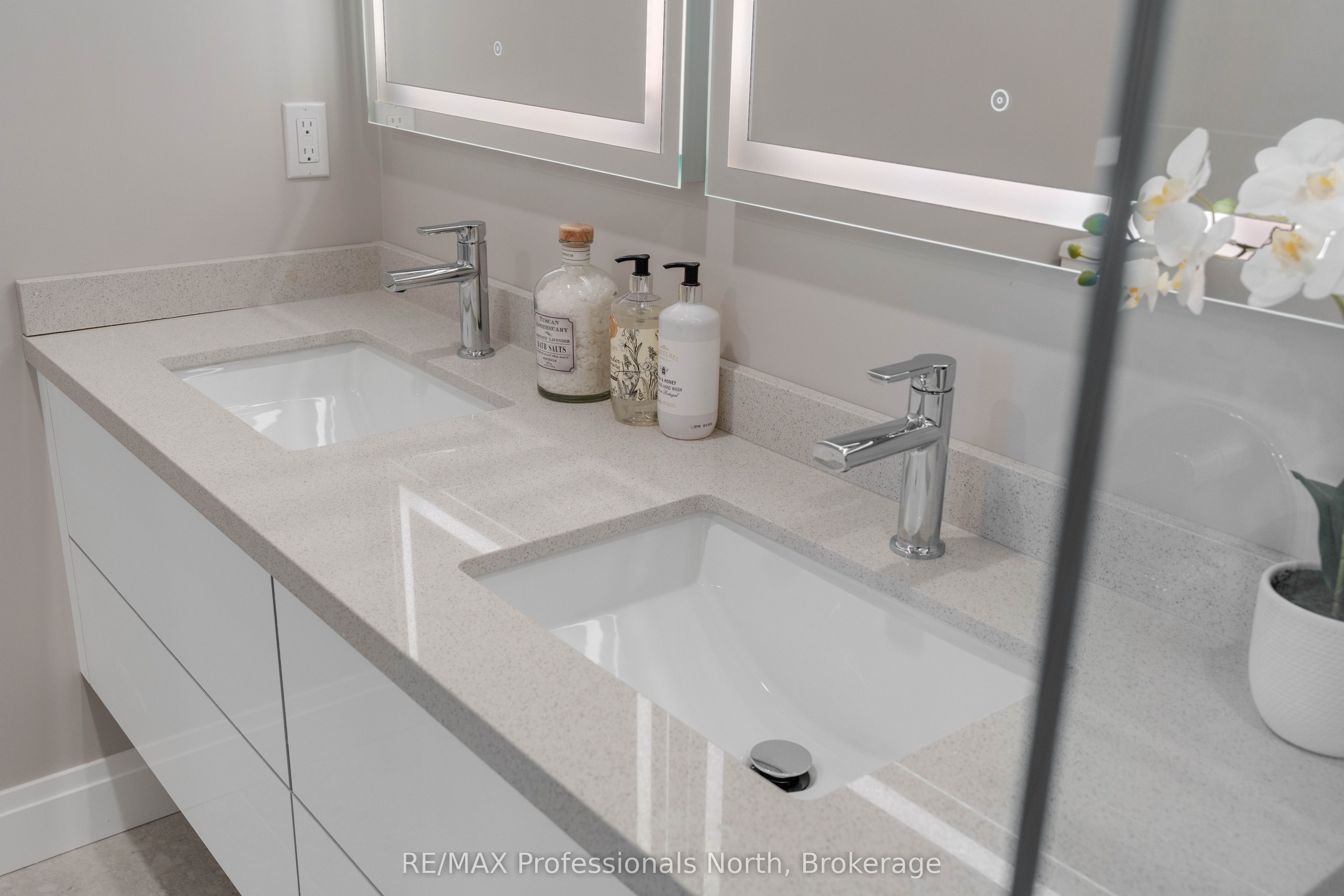 32 Brunel Road 203, Huntsville, ON P1H 1P5 photo 5