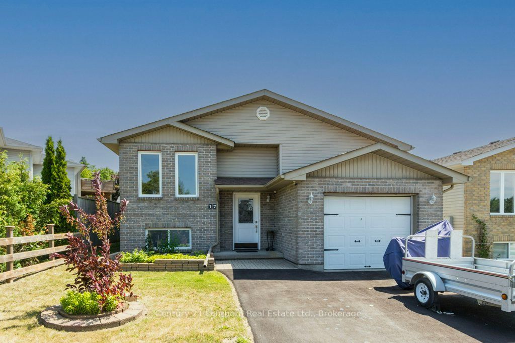 17 Mayhew Drive, Quinte West, ON K8V 6W9