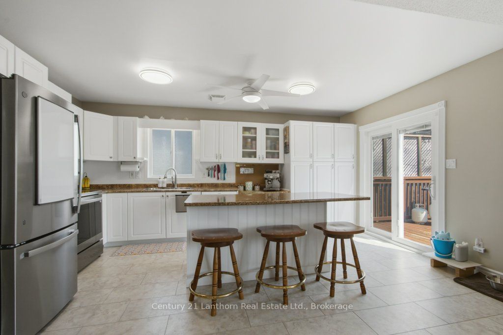 17 Mayhew Drive, Quinte West, ON K8V 6W9 photo 3