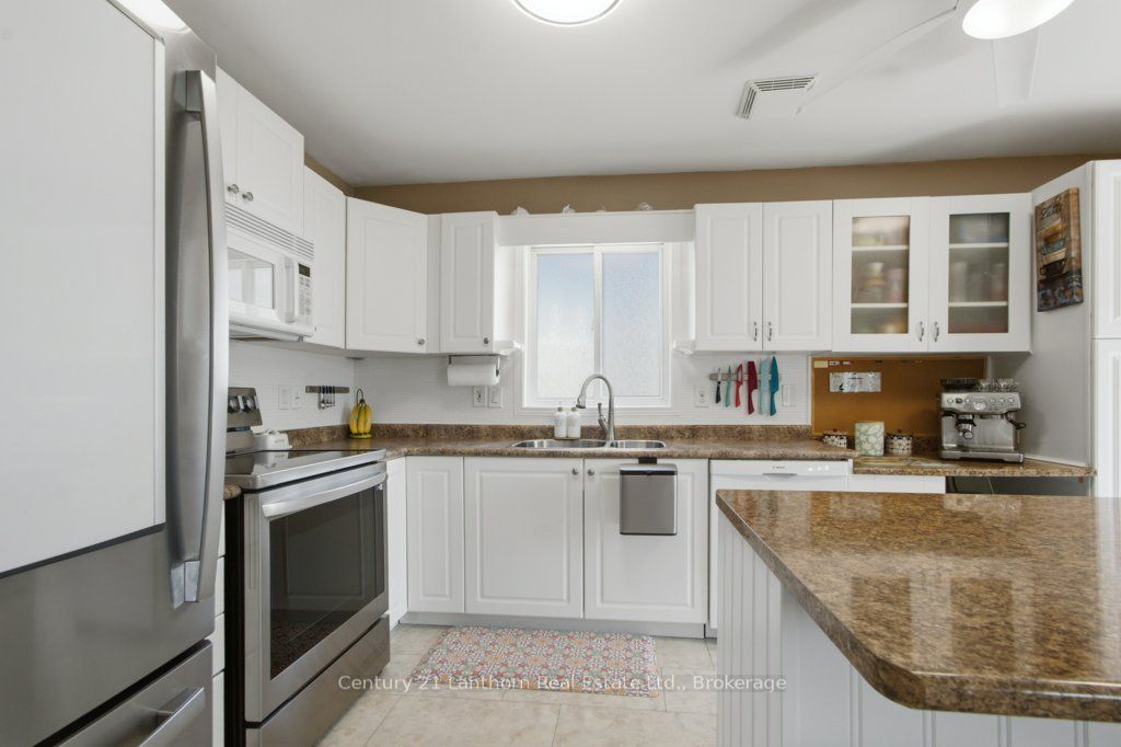 17 Mayhew Drive, Quinte West, ON K8V 6W9 photo 4