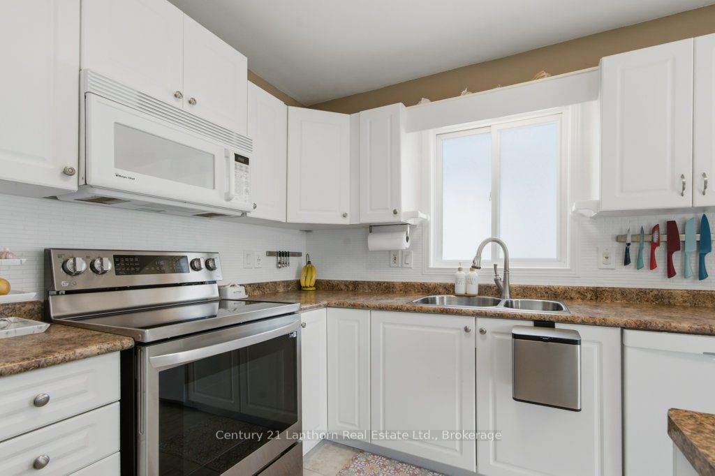 17 Mayhew Drive, Quinte West, ON K8V 6W9 photo 5