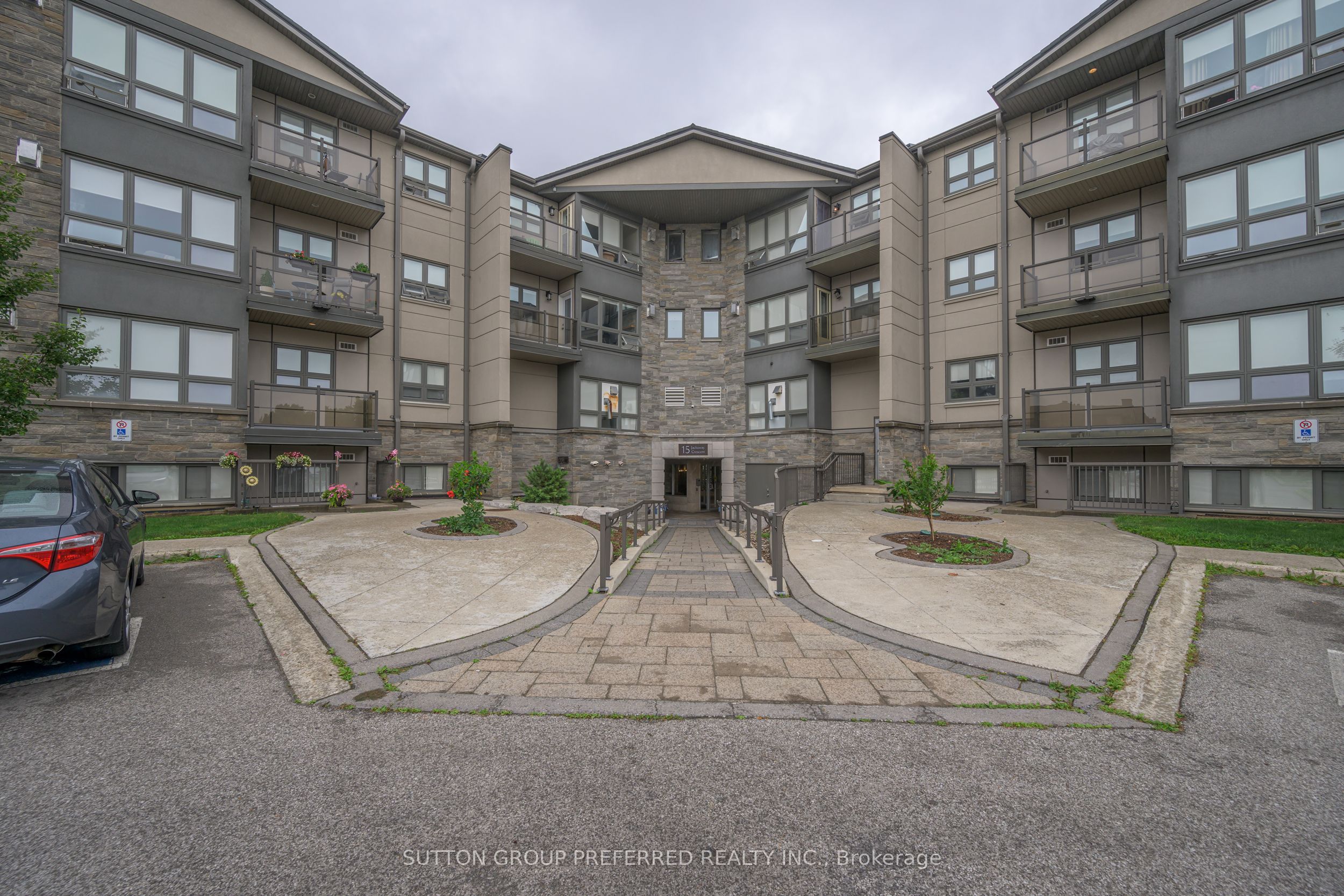 15 Jacksway Crescent 202, London North, ON N5X 3T8