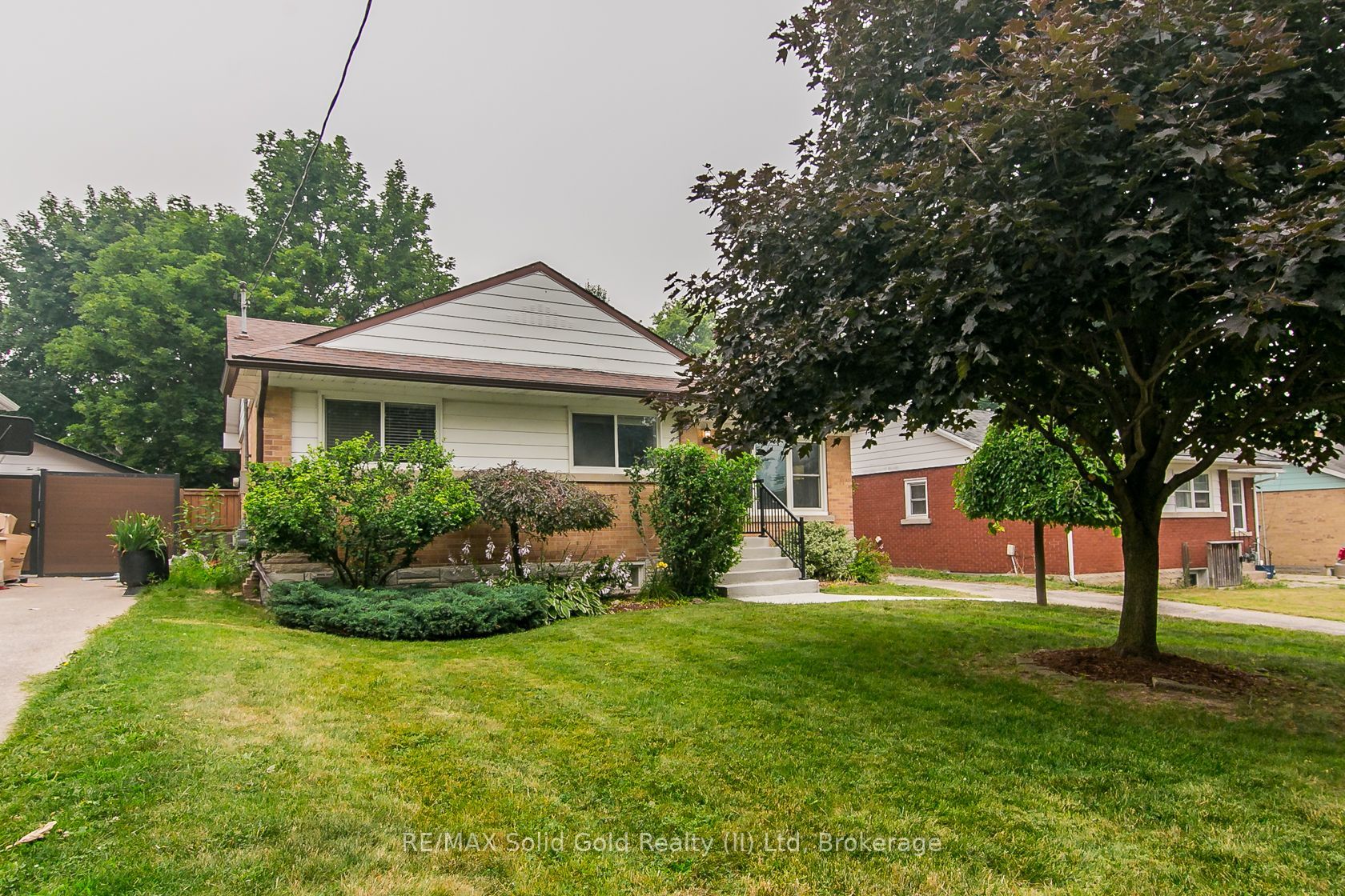 210 Dawson Street, Waterloo, ON N2L 1S4 photo 2
