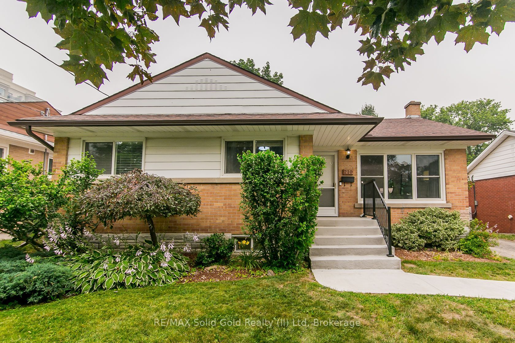 210 Dawson Street, Waterloo, ON N2L 1S4 photo 3