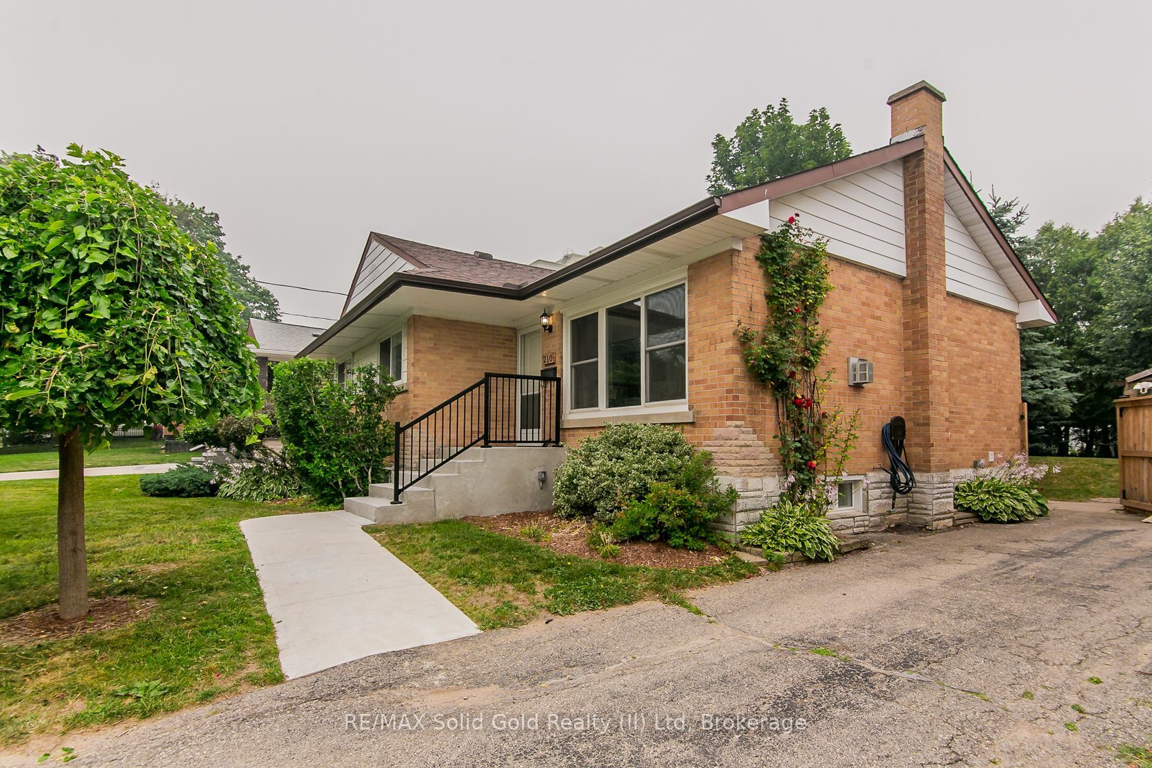210 Dawson Street, Waterloo, ON N2L 1S4 photo 5