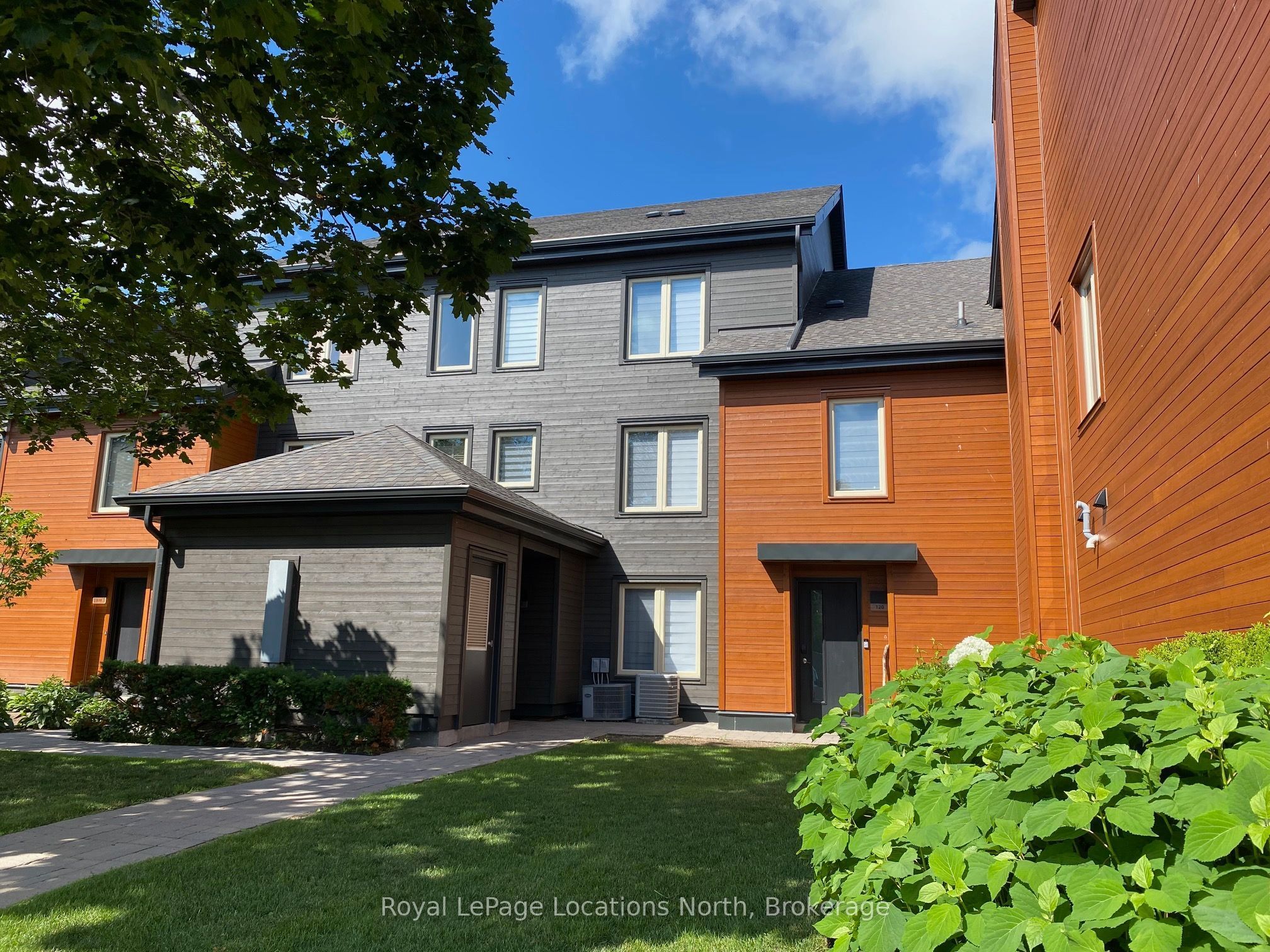 120 Fairway Court 220, Blue Mountains, ON L9Y 0P8 photo 3