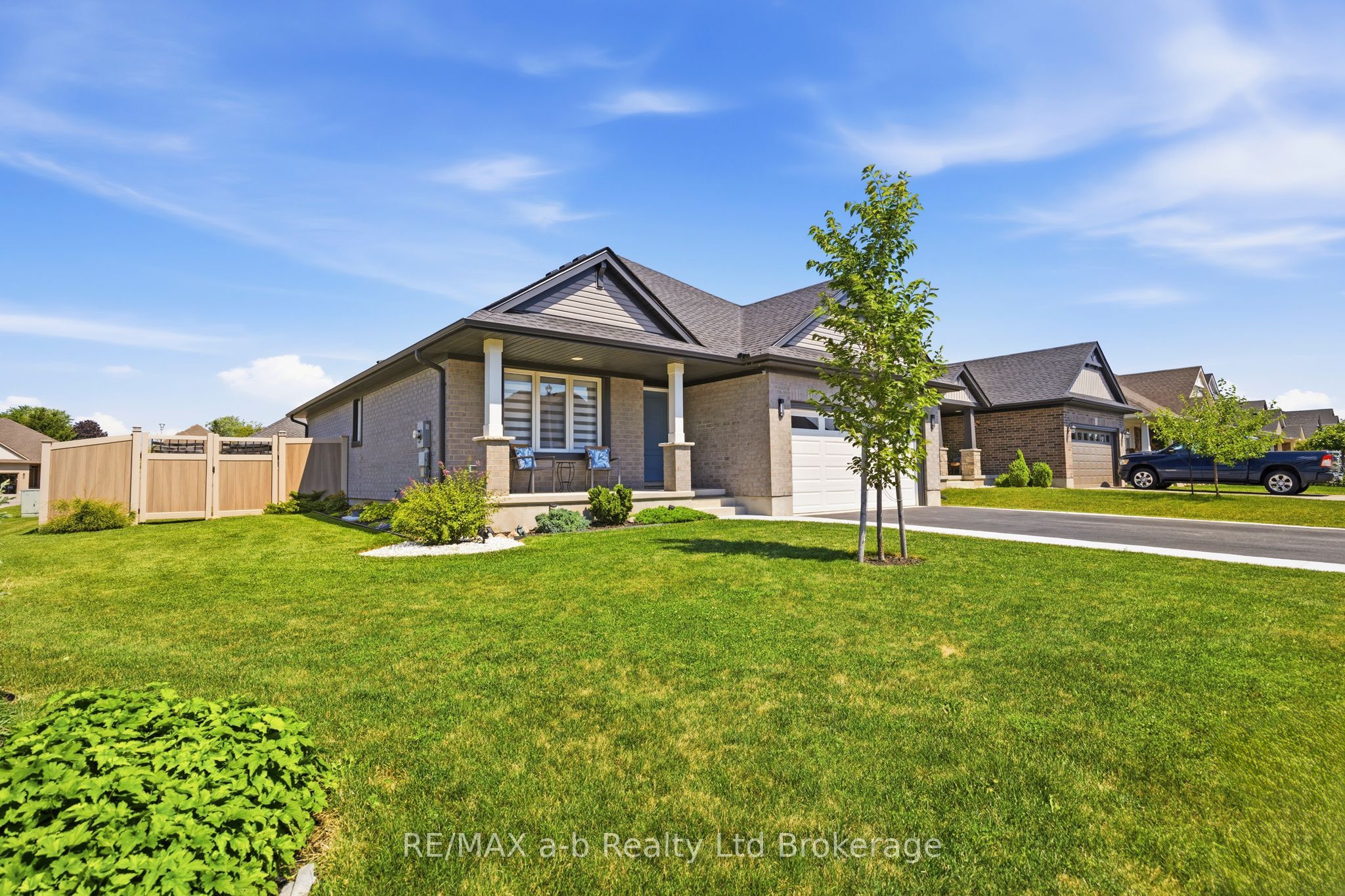 268 Wilson Avenue, Tillsonburg, ON N4G 0H3 photo 2