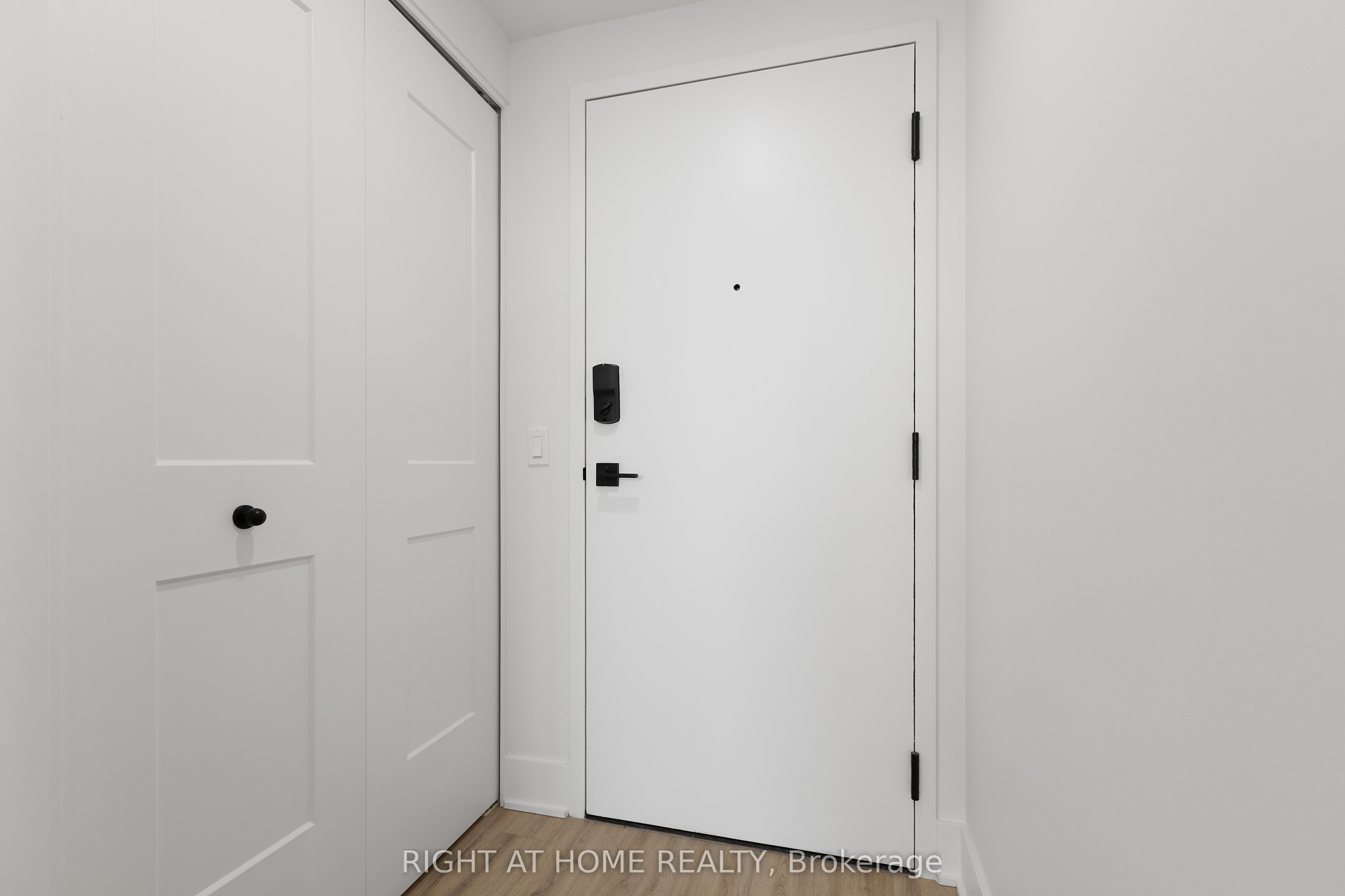377 Winona Avenue 502, Westboro - Hampton Park, ON K1Z 5H8 photo 5