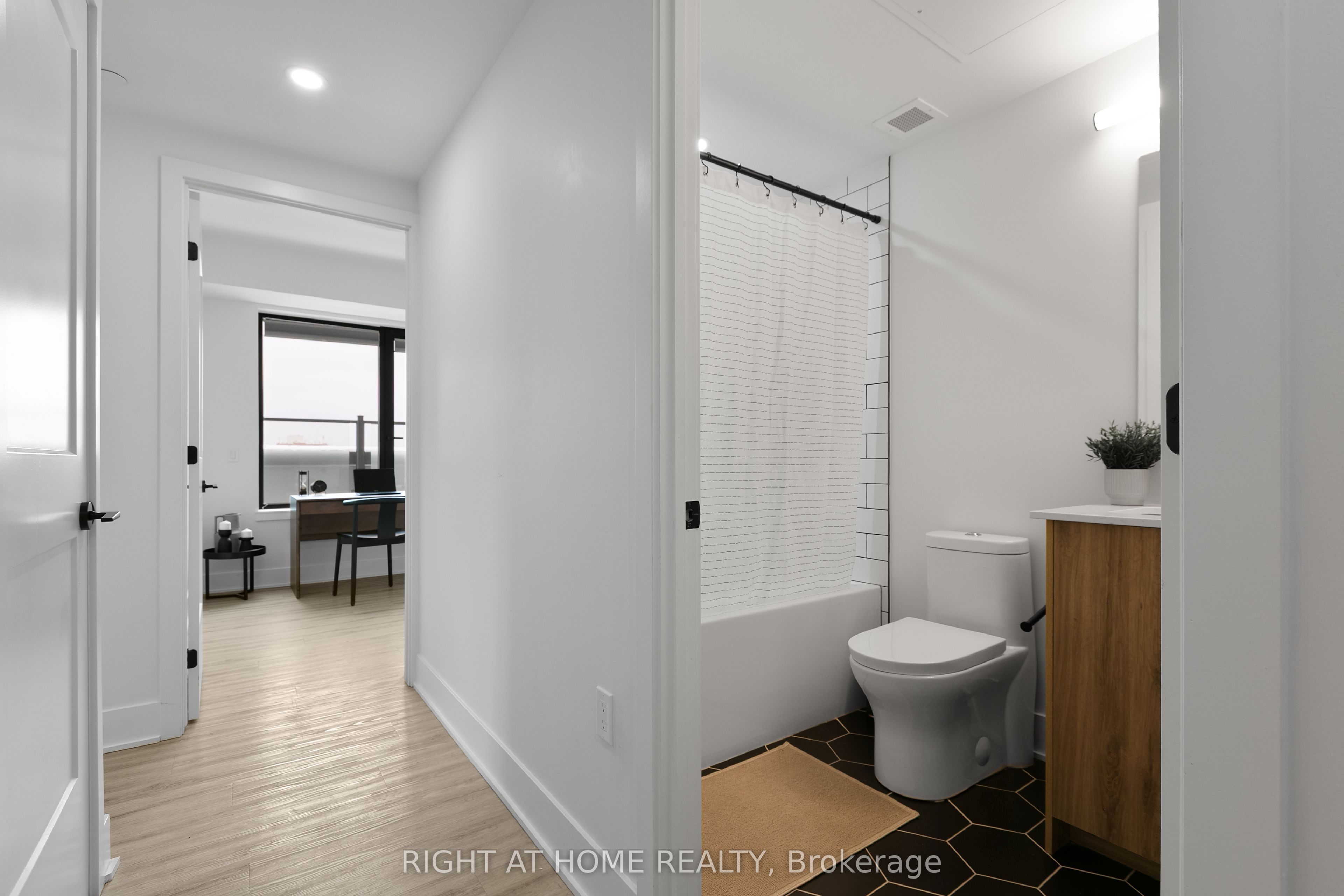 377 Winona Avenue 607, Westboro - Hampton Park, ON K1Z 5H8 photo 3
