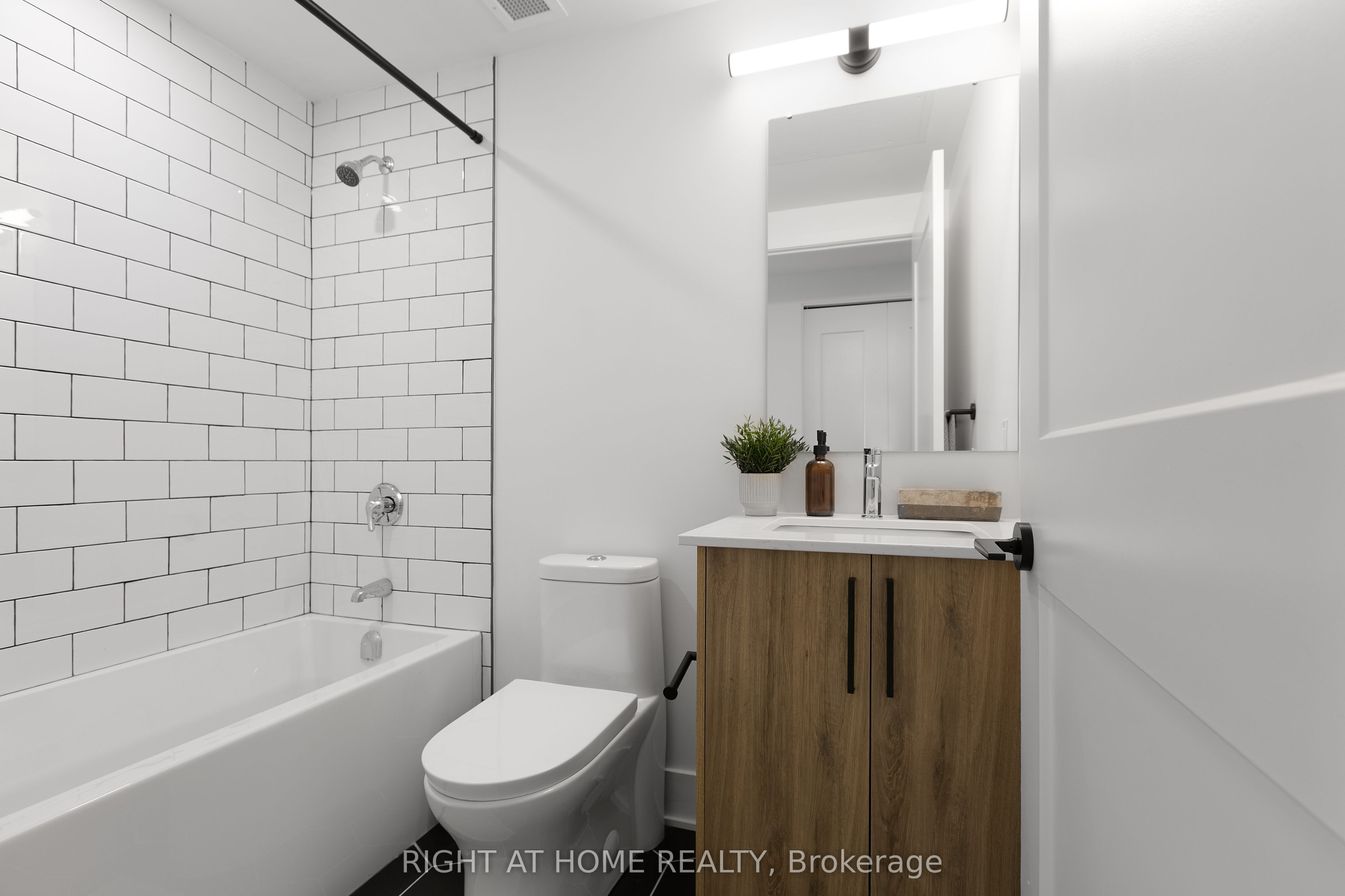 377 Winona Avenue 607, Westboro - Hampton Park, ON K1Z 5H8 photo 4