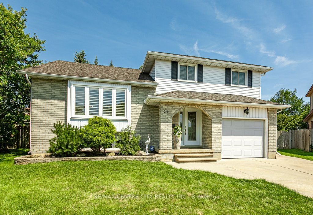 39 Bonnybank Court, Kitchener, ON N2E 3B9 photo 3