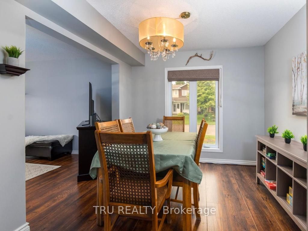 24 Soho Crescent, Barrhaven, ON K2J 2W1 photo 5