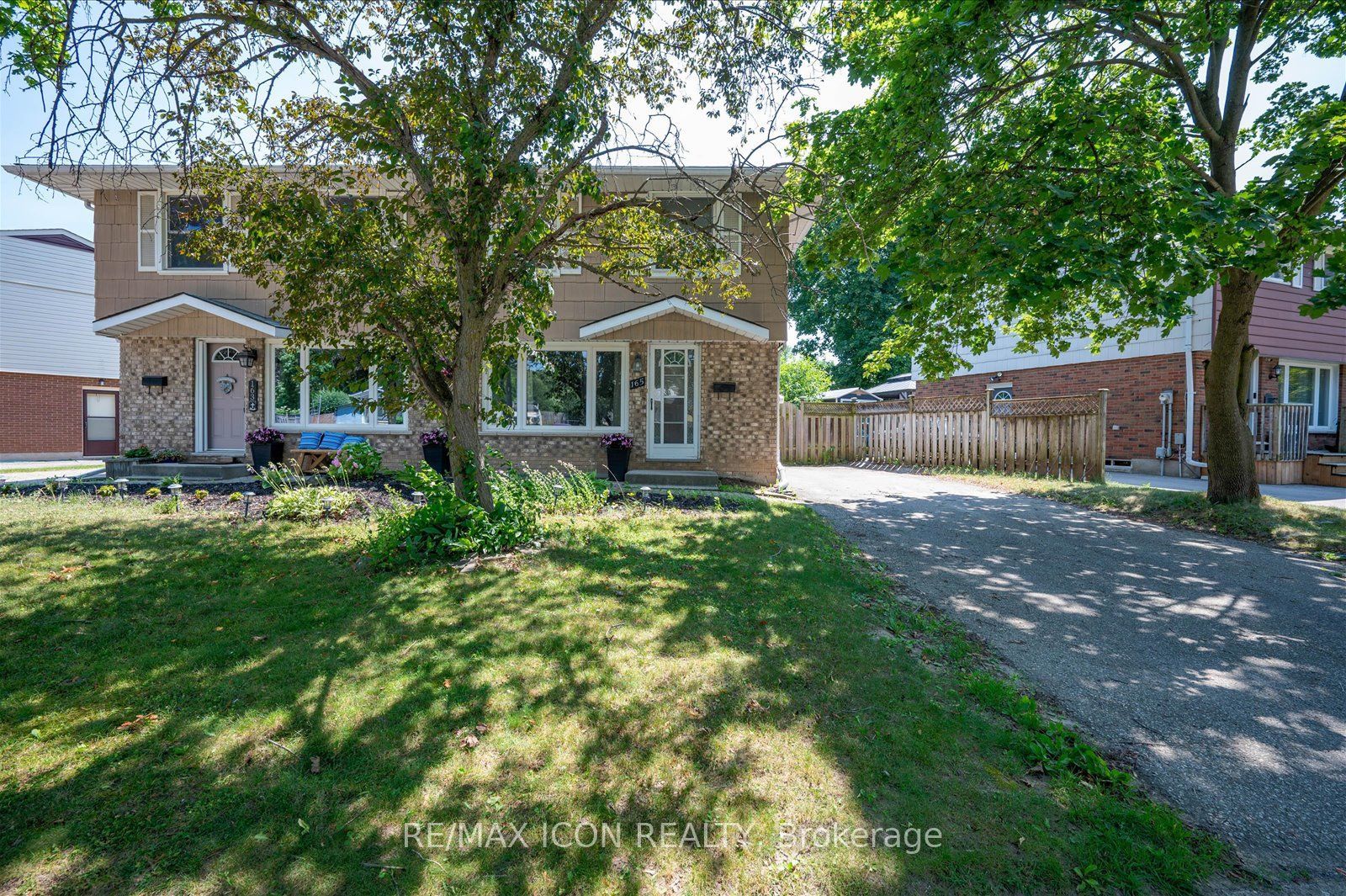 165 Selkirk Drive, Kitchener, ON N2E 1M5 photo 2