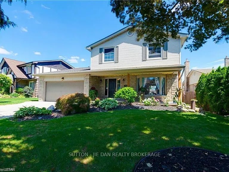 1027 Flintlock Court, London North, ON N6H 4M3