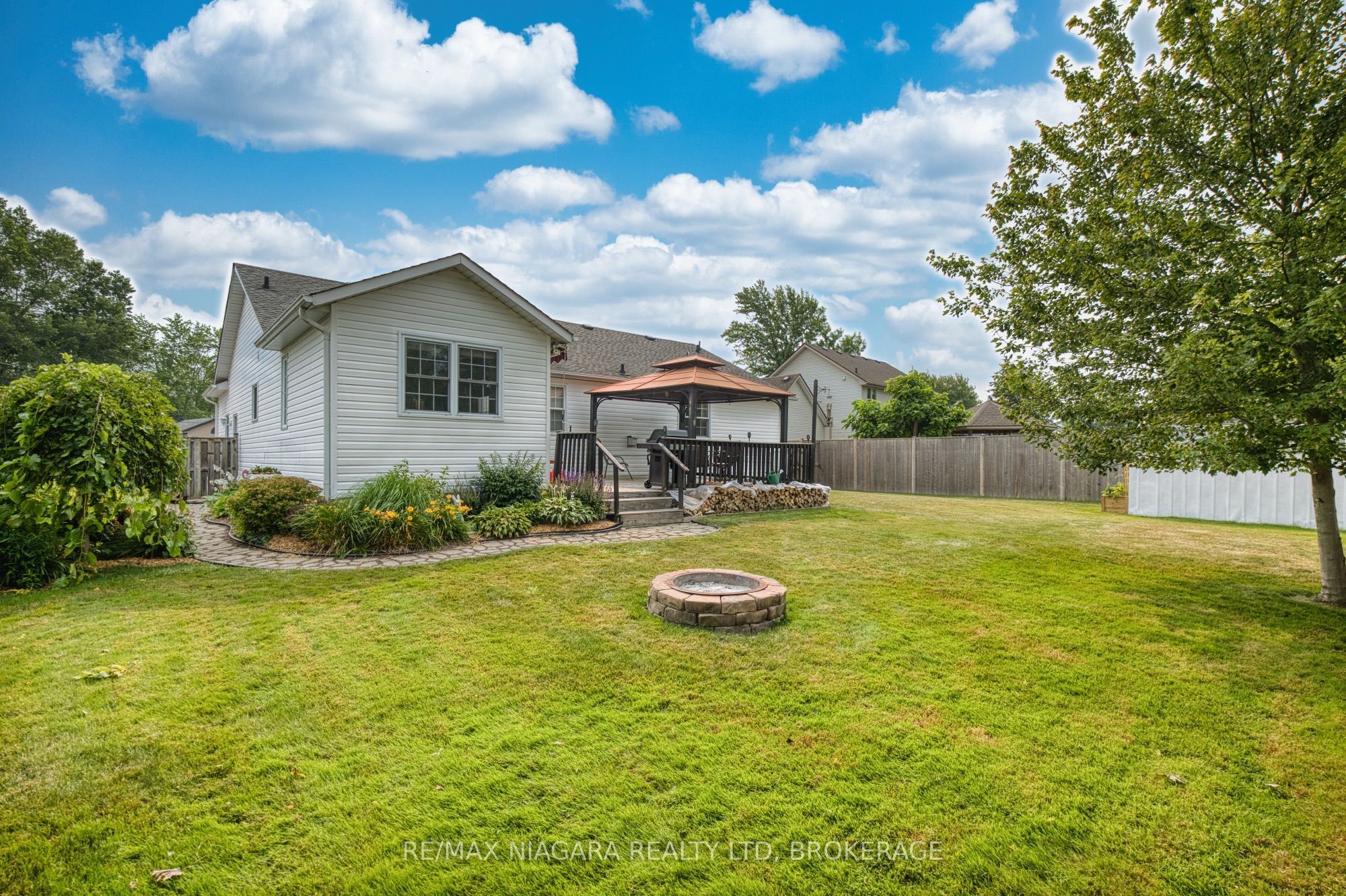 58 Adelaide Street, Fort Erie, ON L2A 5K5 photo 4