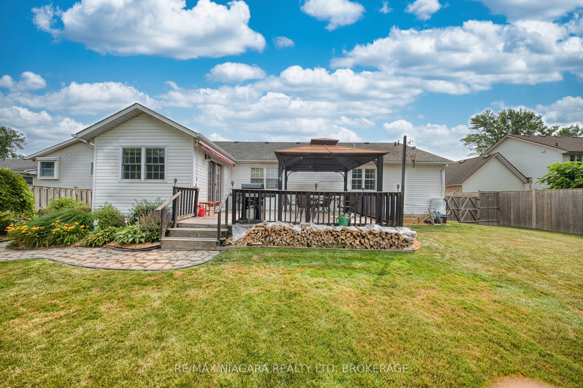 58 Adelaide Street, Fort Erie, ON L2A 5K5 photo 5
