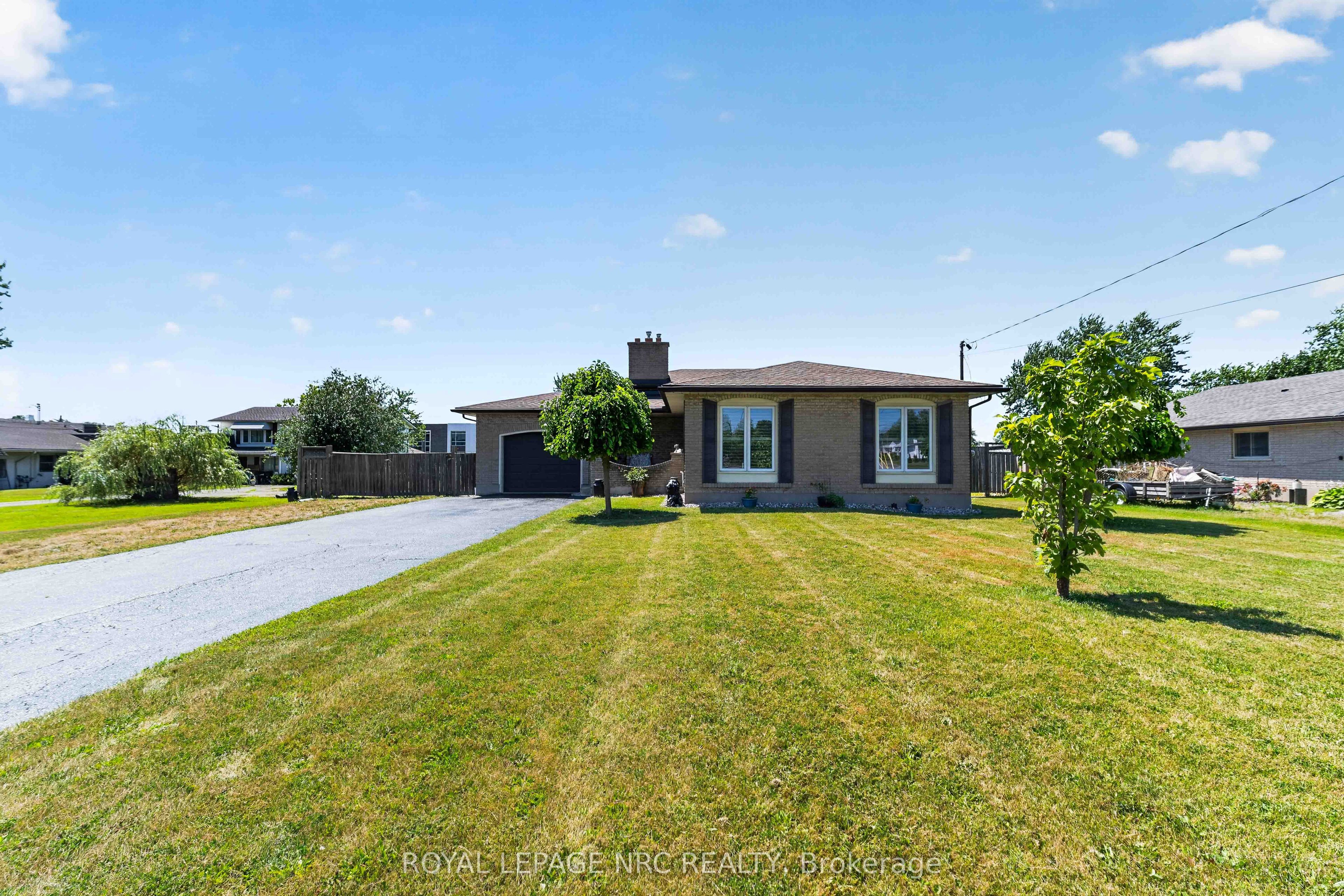 1095 Green Acres Drive, Fort Erie, ON L2A 5P2 photo 3