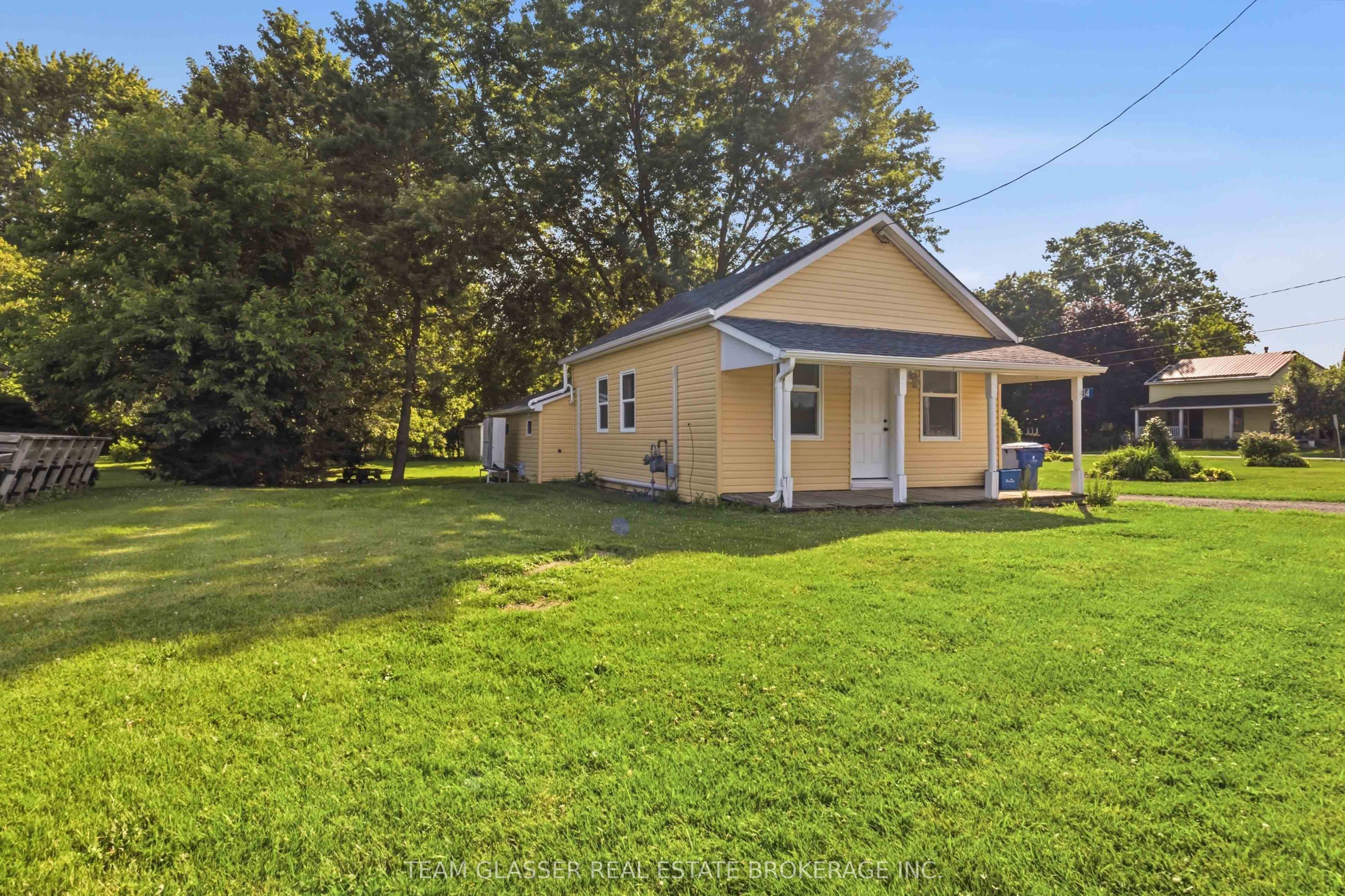34 BROADWAY Street, Newbury, ON N0L 1Z0