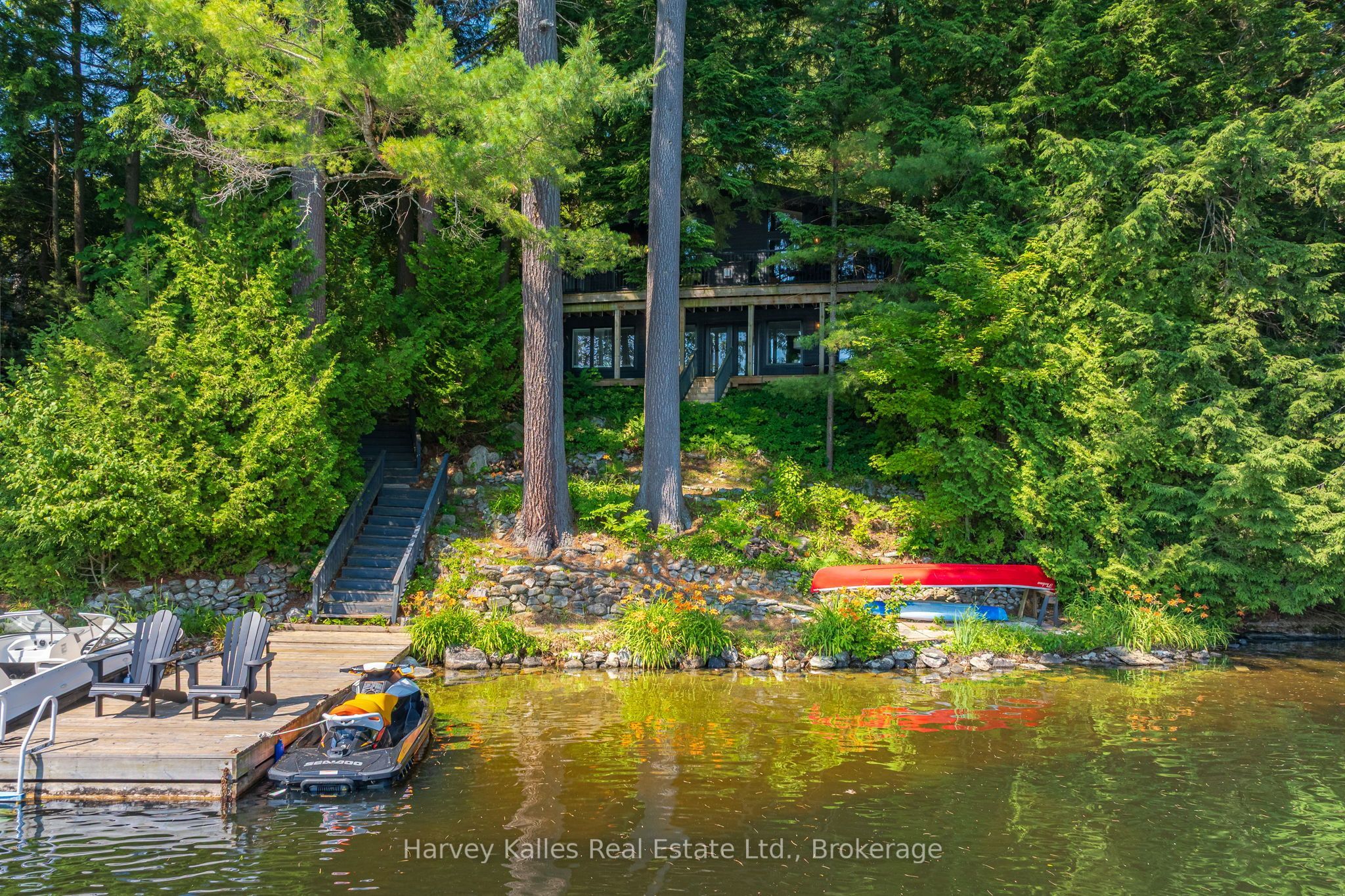 1075 Hallett Road, Muskoka Lakes, ON P0C 1H0