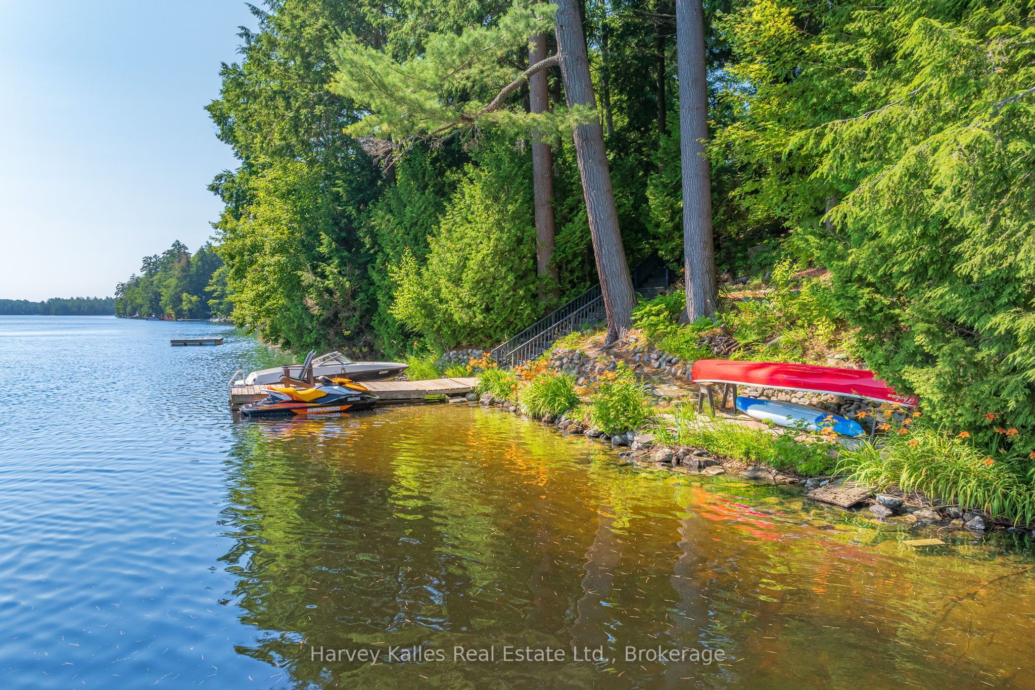 1075 Hallett Road, Muskoka Lakes, ON P0C 1H0 photo 2